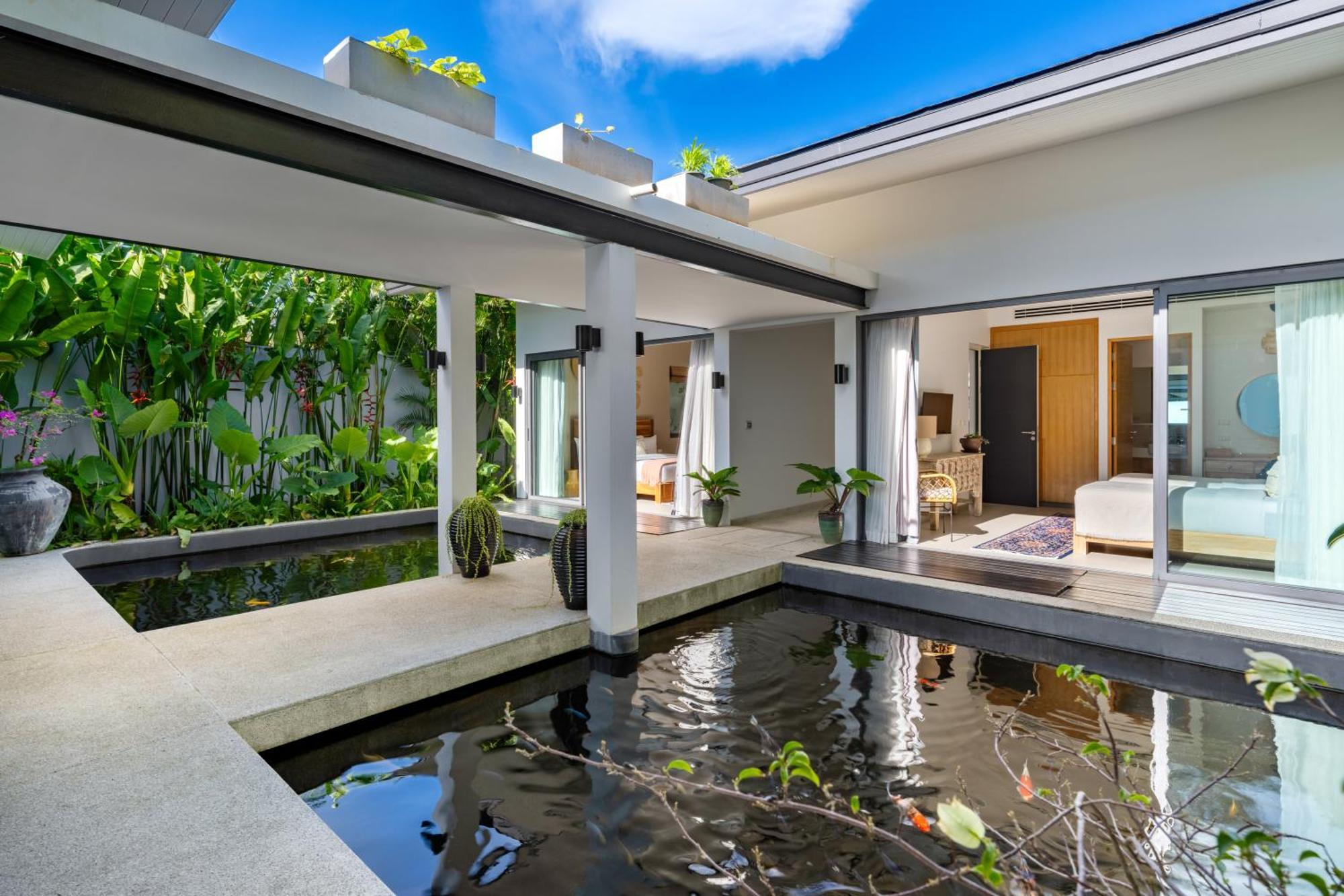 Twin - 10 Bedroom Luxury Front Villa