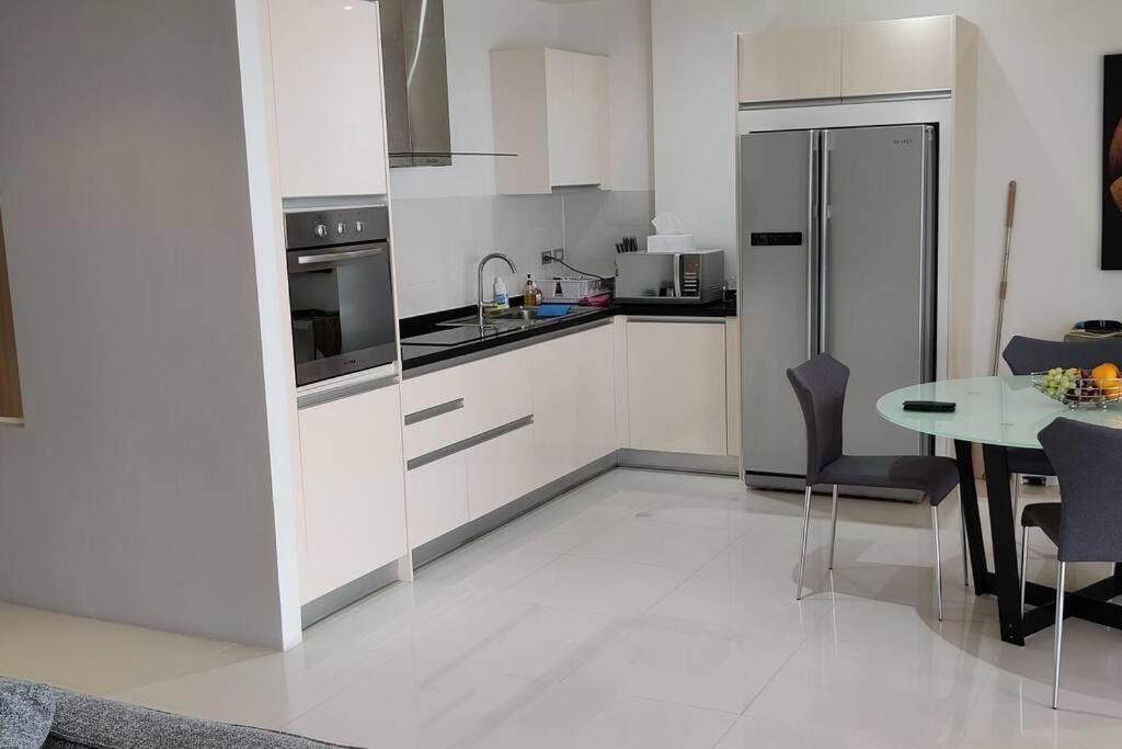 Apartment Sunset Plaza 2 Bedrooms Oceanview