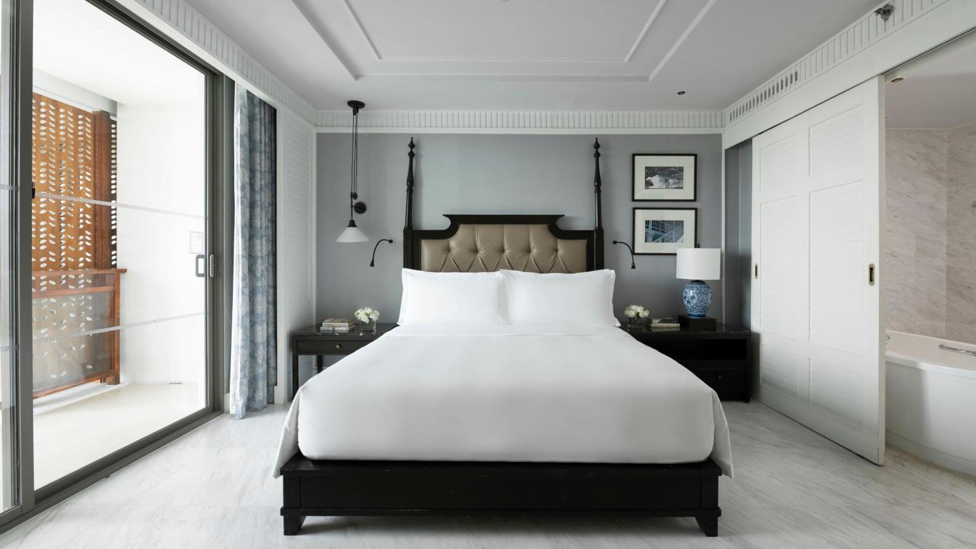 Intercontinental By Ihg Resort HHQ