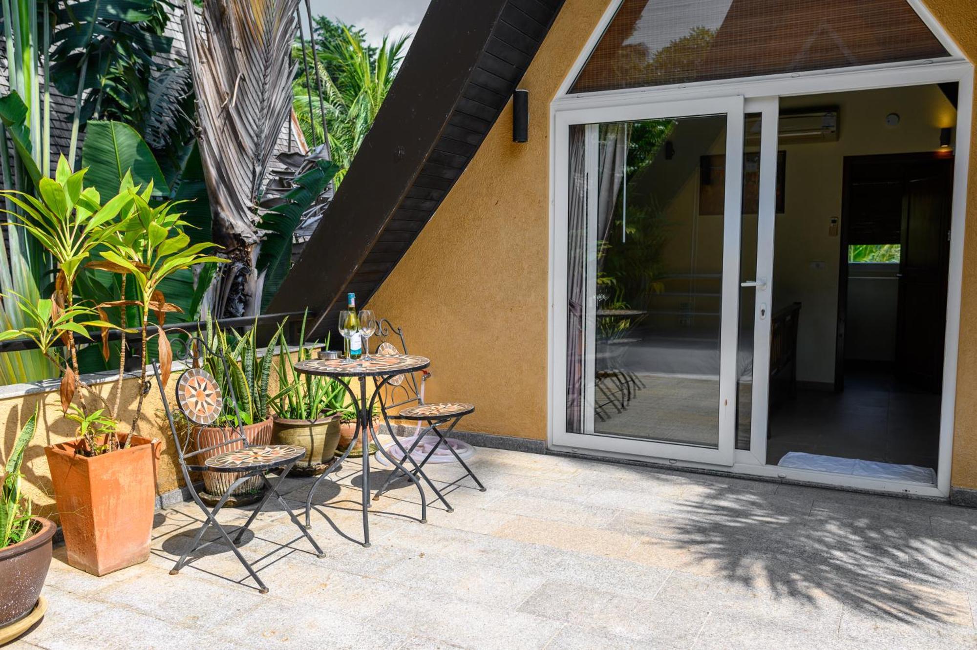 Bikini Villa *