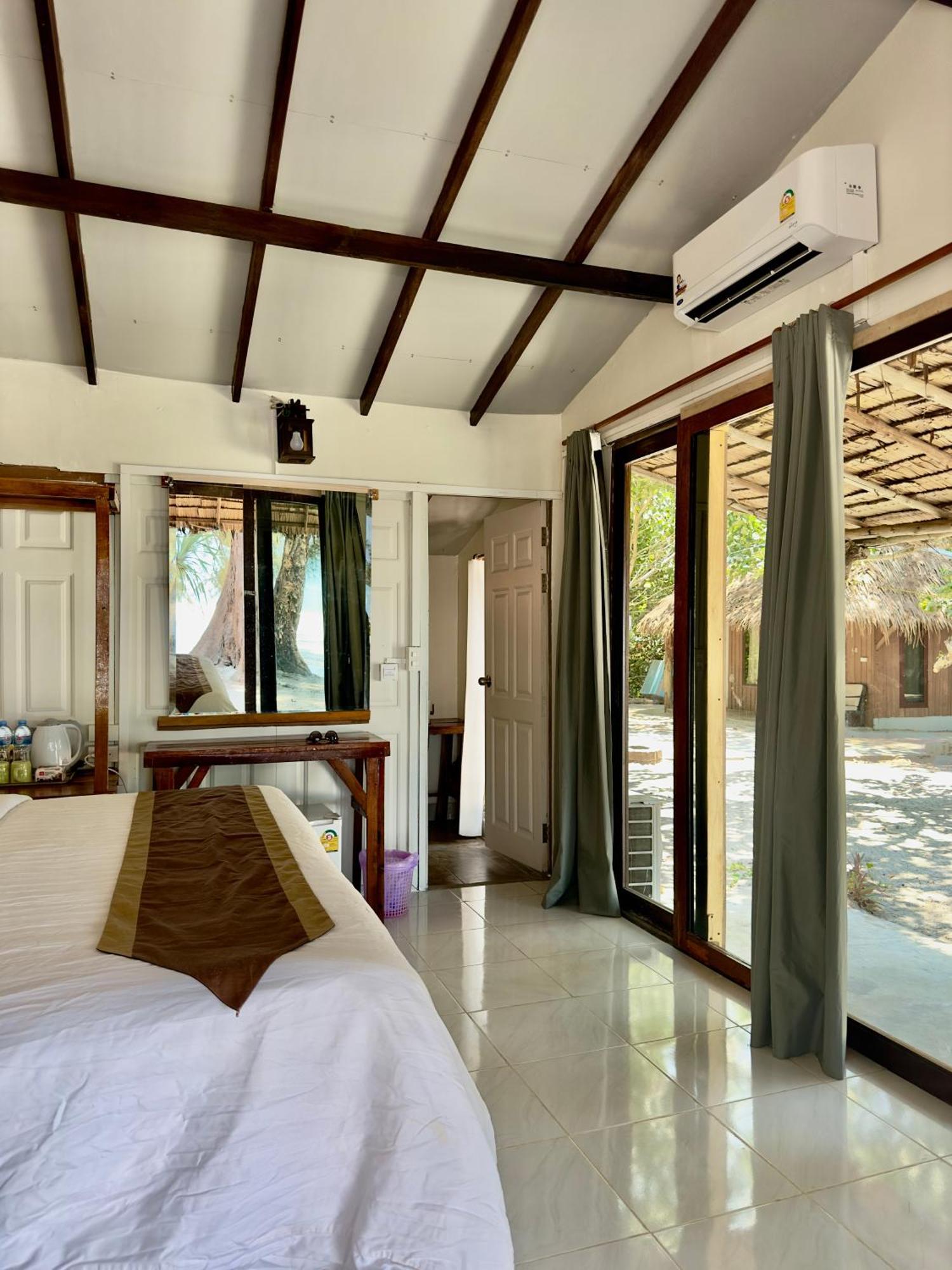 Resort La Ong Lay Koh Phayam