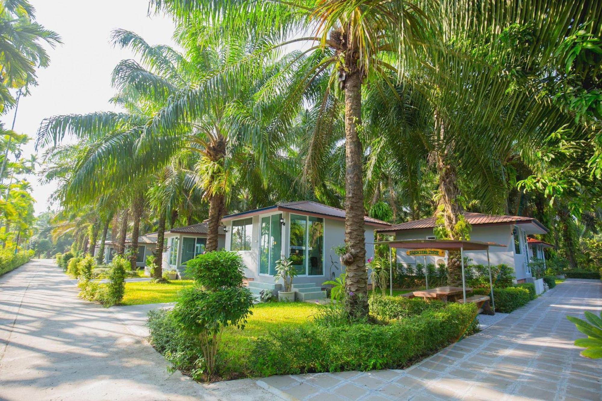 Neenlawat Riverside 3* Surat Thani