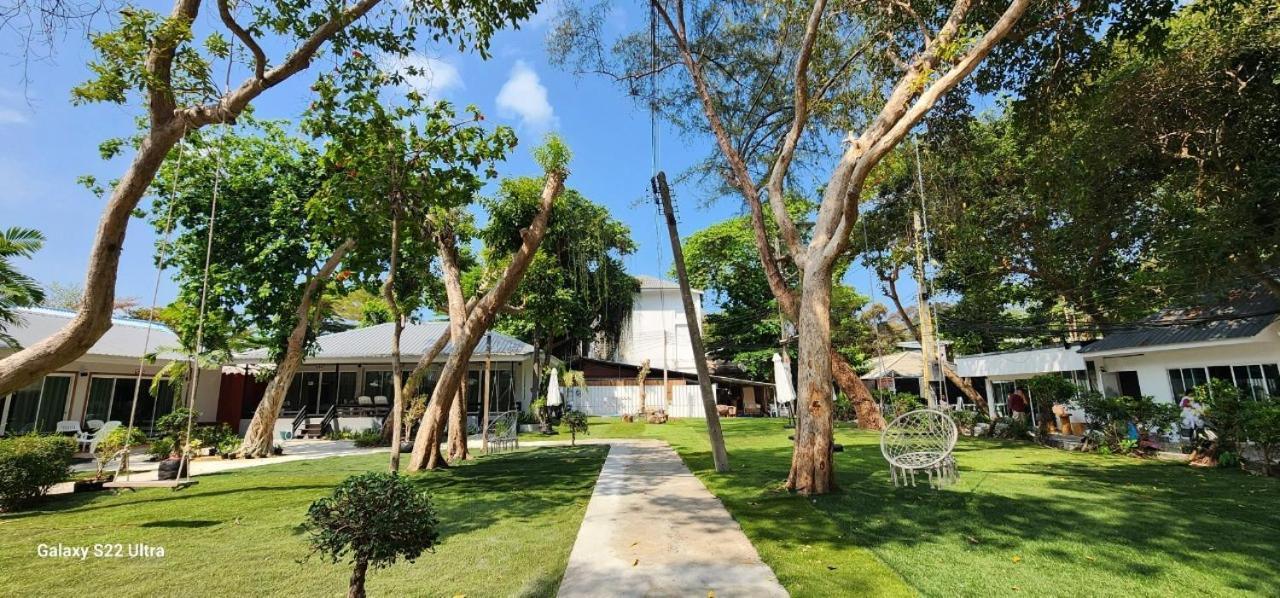 Samet Lucky's * Koh Samet