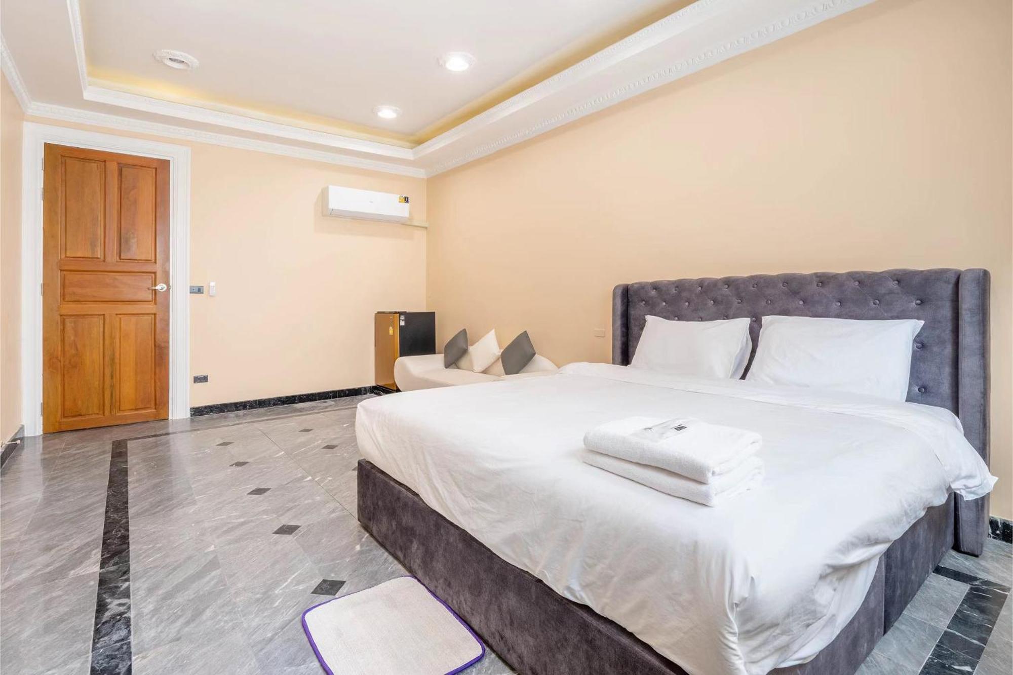Deluxe Pool 4 Bedroom 3 Bath Villa,