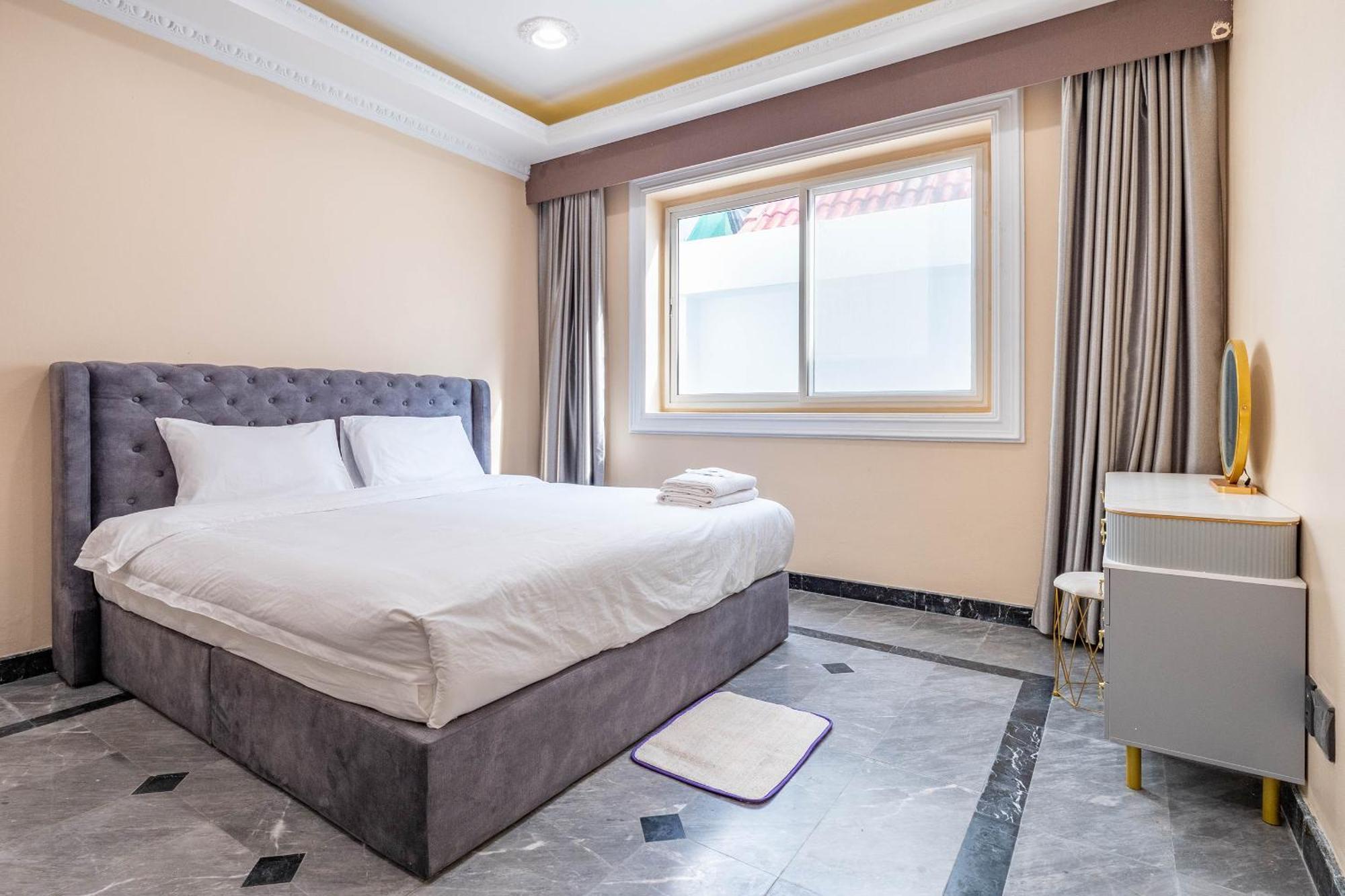 Deluxe Pool 4 Bedroom 3 Bath Villa, Jomtien Beach