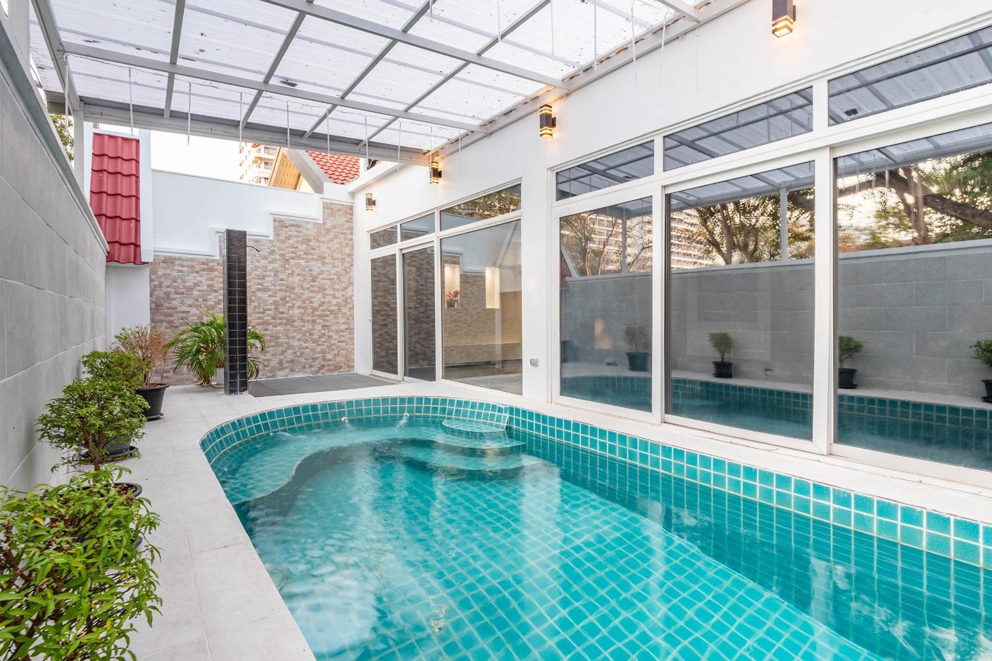 Deluxe Pool 4 Bedroom 3 Bath Villa, Jomtien Beach