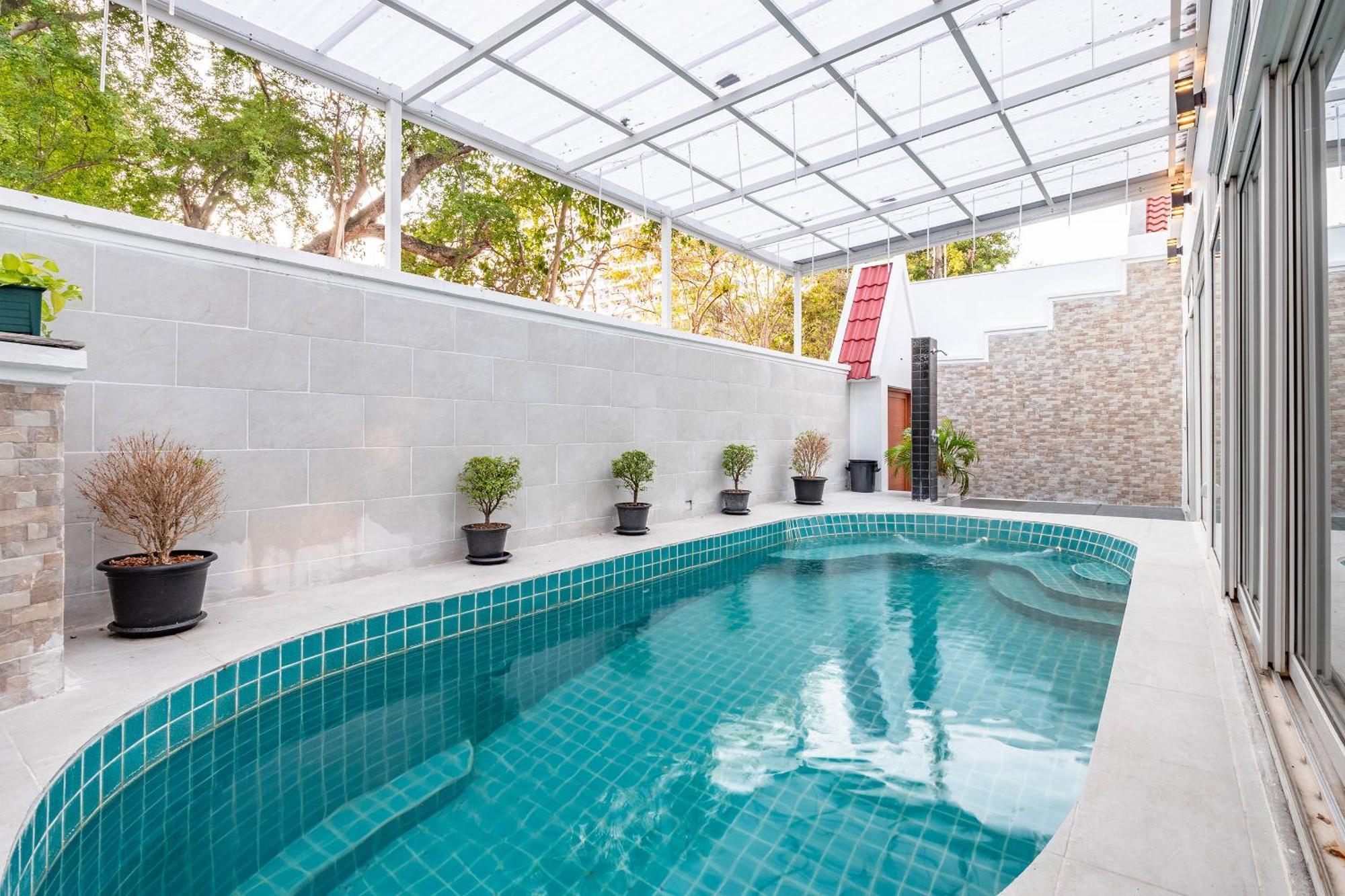 Deluxe Pool 4 Bedroom 3 Bath Villa, * Jomtien Beach