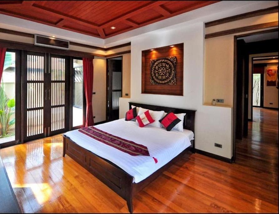 Large 4 Bed Short Walk To Maenam Praia de Mae Nam
