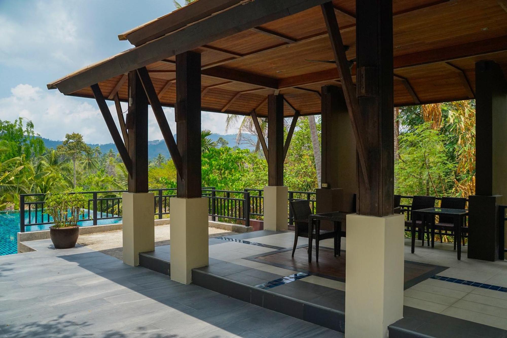 Large 4 Bed Short Walk To Maenam Pousada *