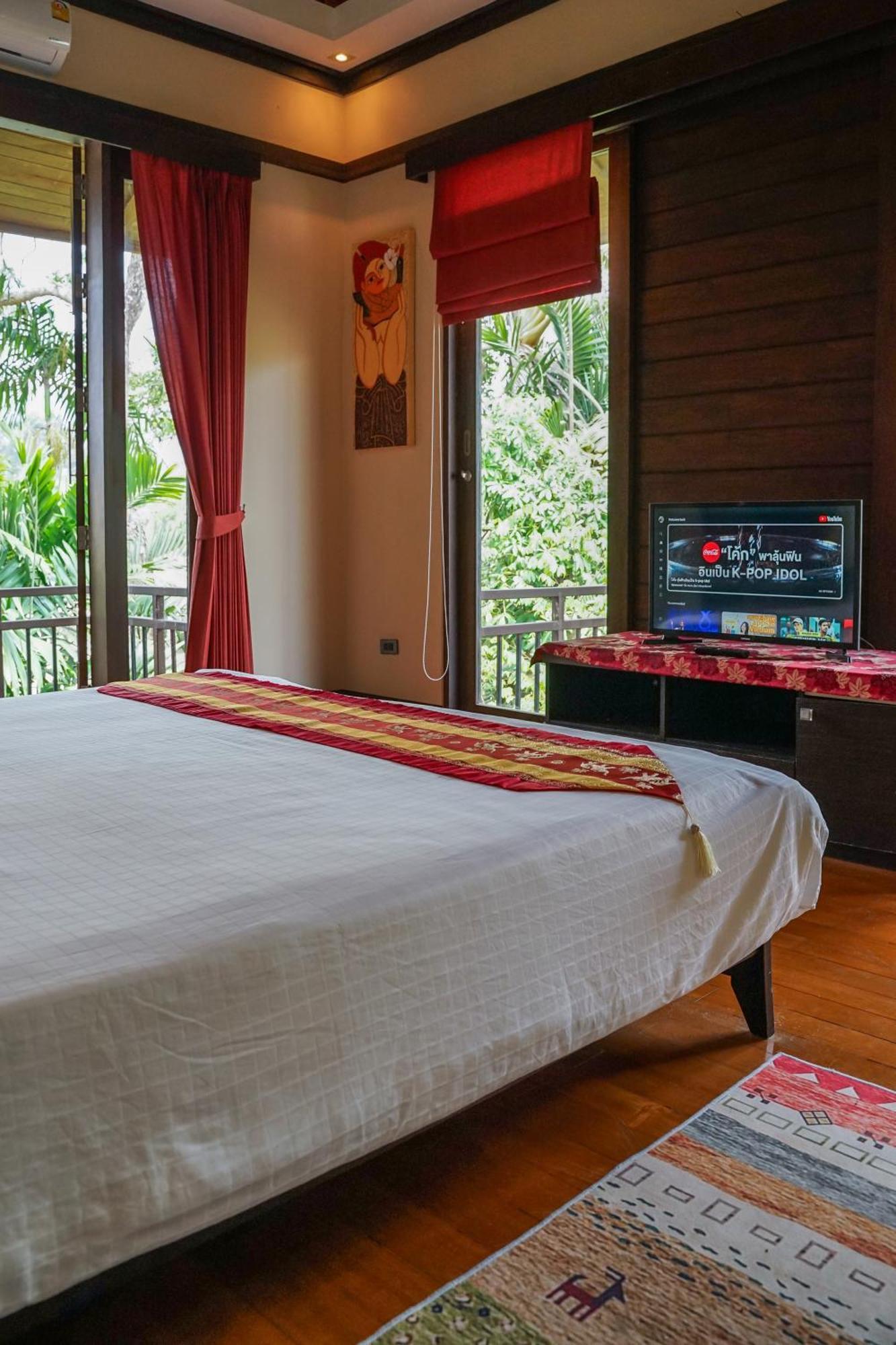 Large 4 Bed Short Walk To Maenam Pousada