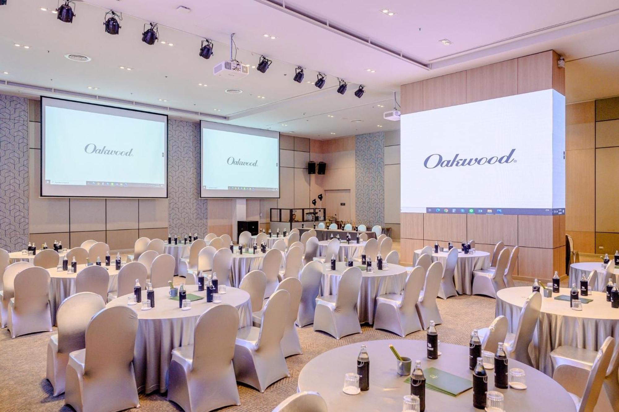 Hotel Oakwood & Sri Racha Si Racha