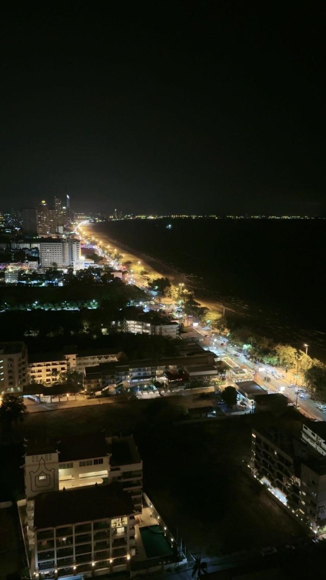 Copacabana 科帕卡巴纳海乔木提安海滩毗邻乔木提安夜市 *
