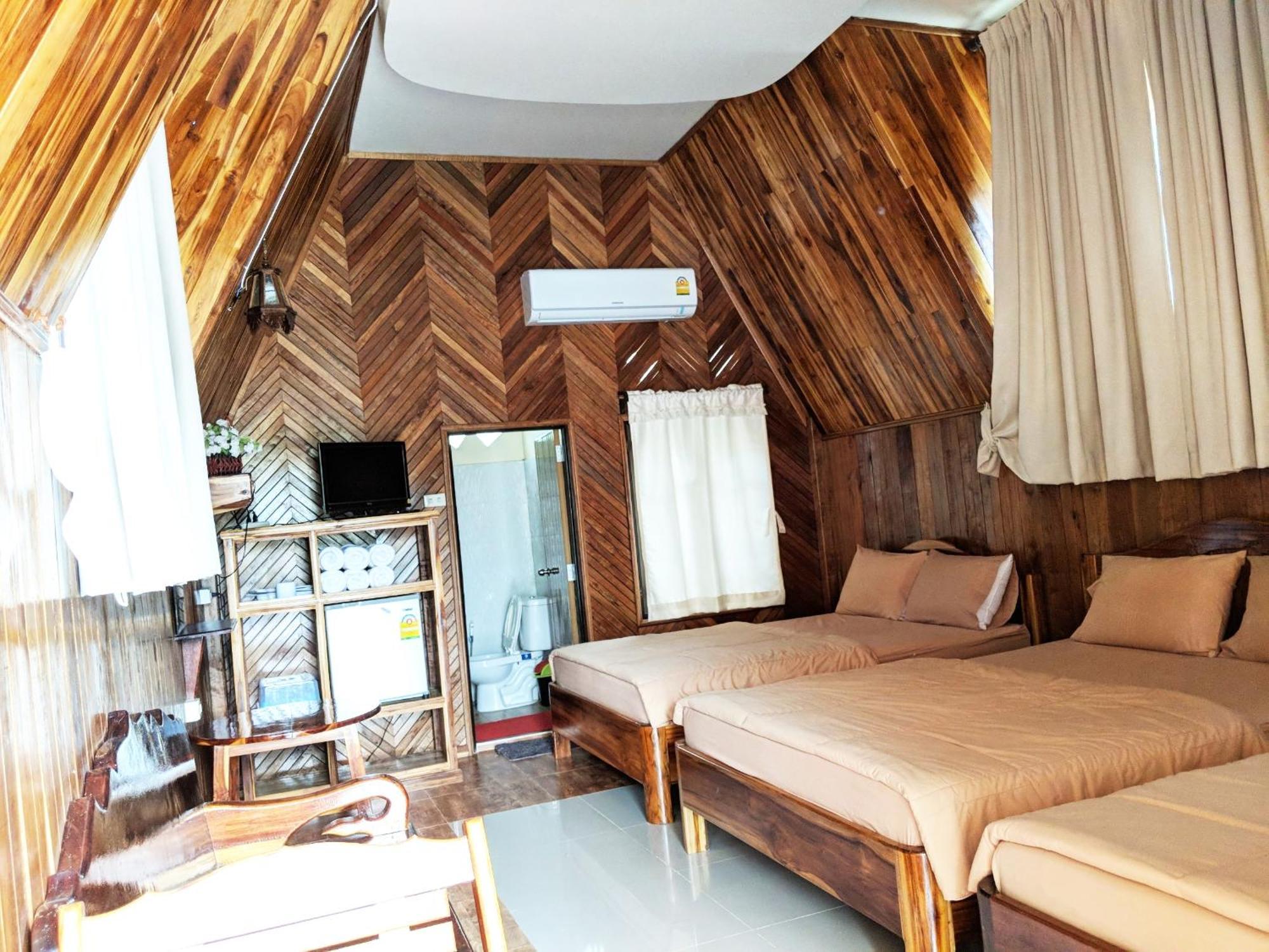 Bansuanphuhong Resort 2*