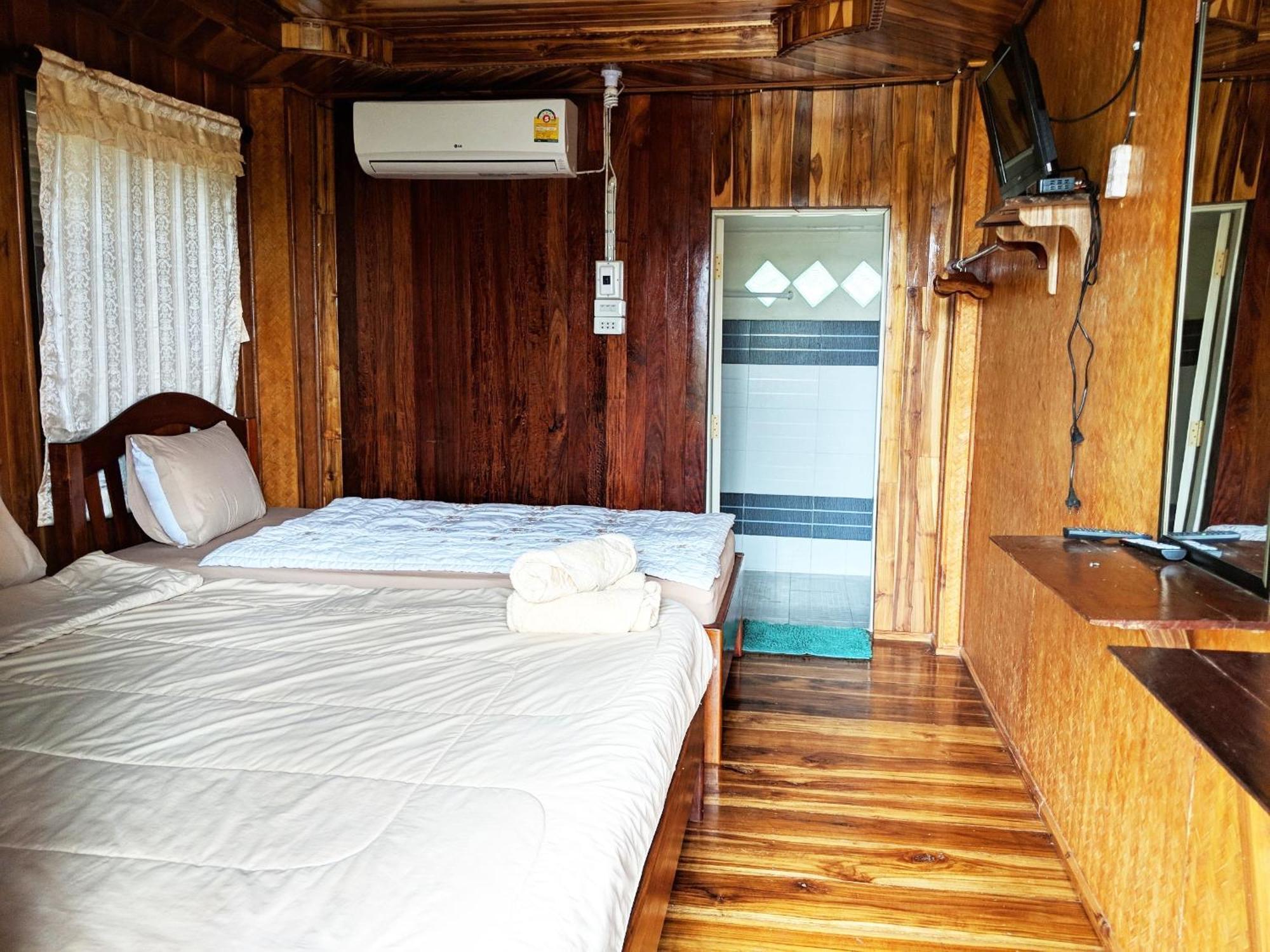 Bansuanphuhong Resort 2*