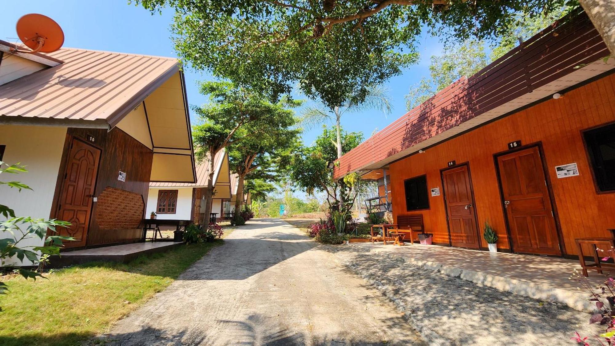 Resort Bansuanphuhong