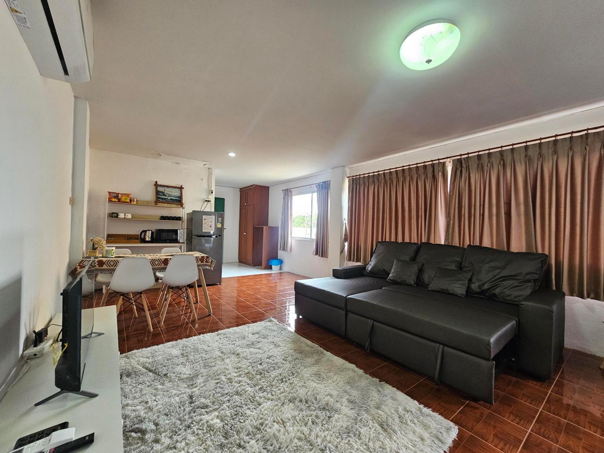 Beachfront Family Room, Relax & Sunbathe 5 Guests * Ban Chak Phai