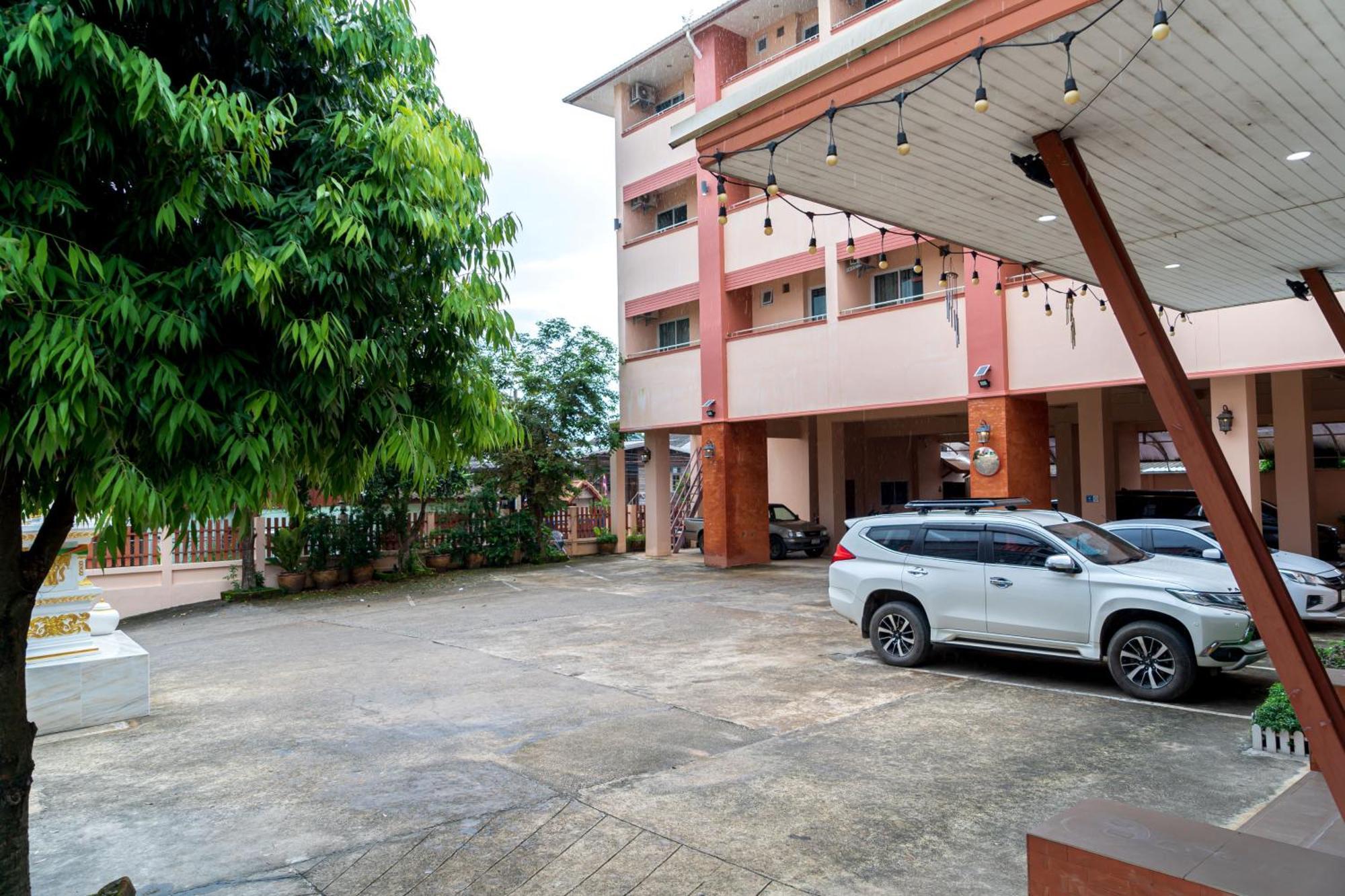 Hotel The Infinity Chiangrai 3*
