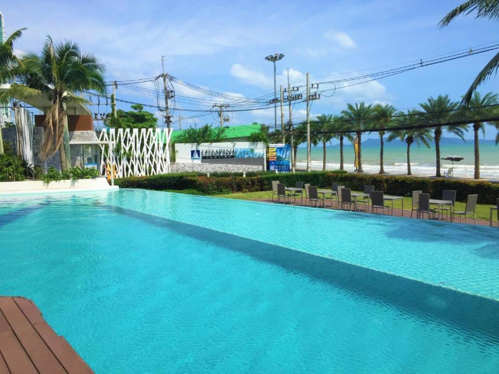 Lumpini Park Pattaya Seaview Apartment