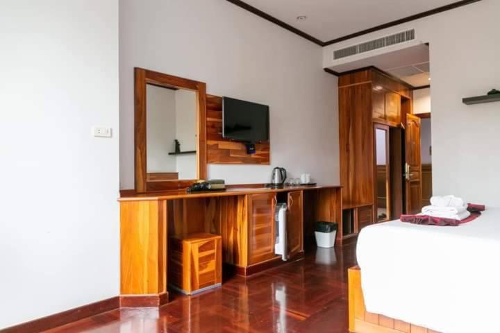 Sky View Hotel 4*