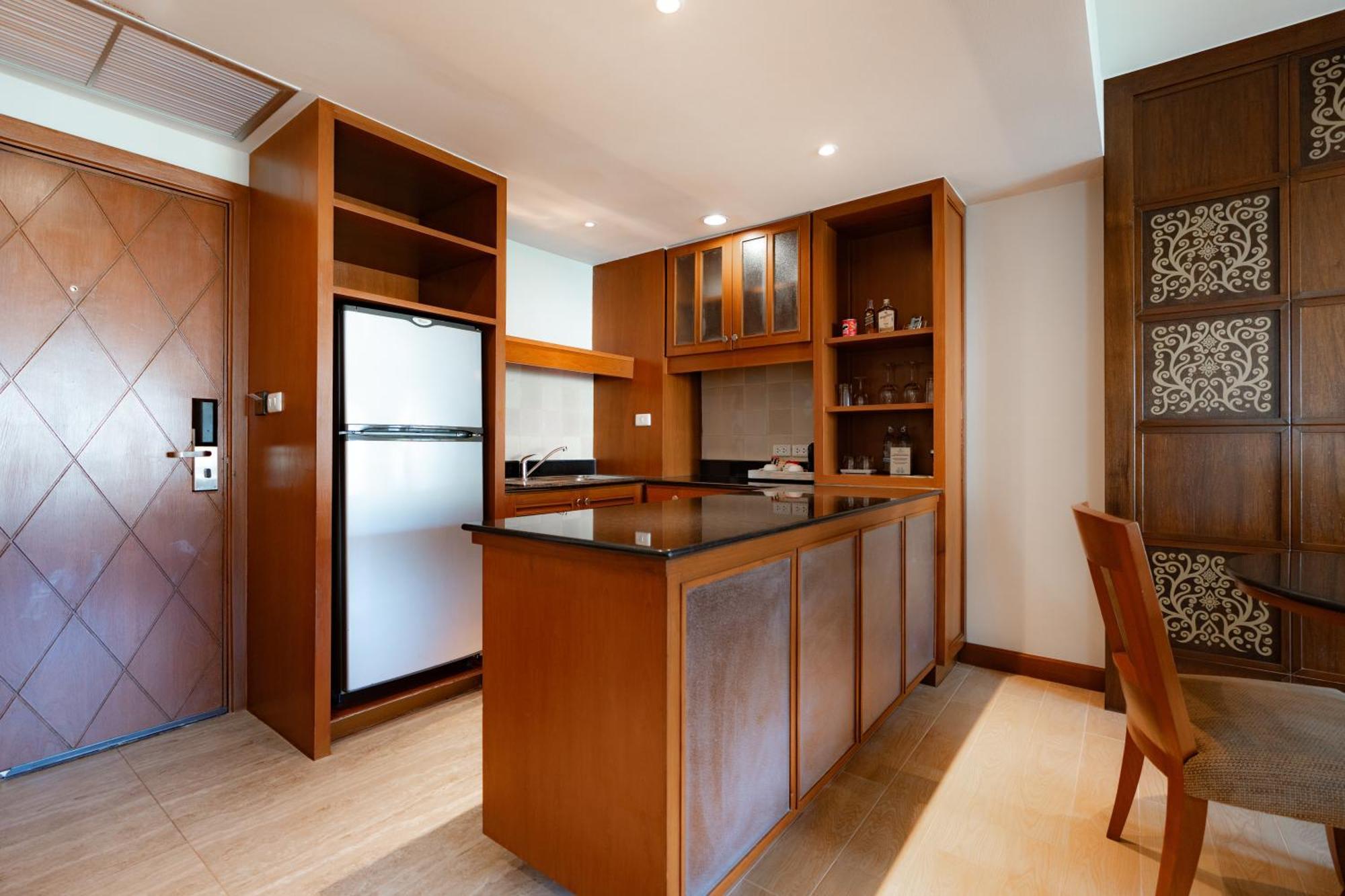 The Royal Paradise & - Sha Extra Hotel Patong