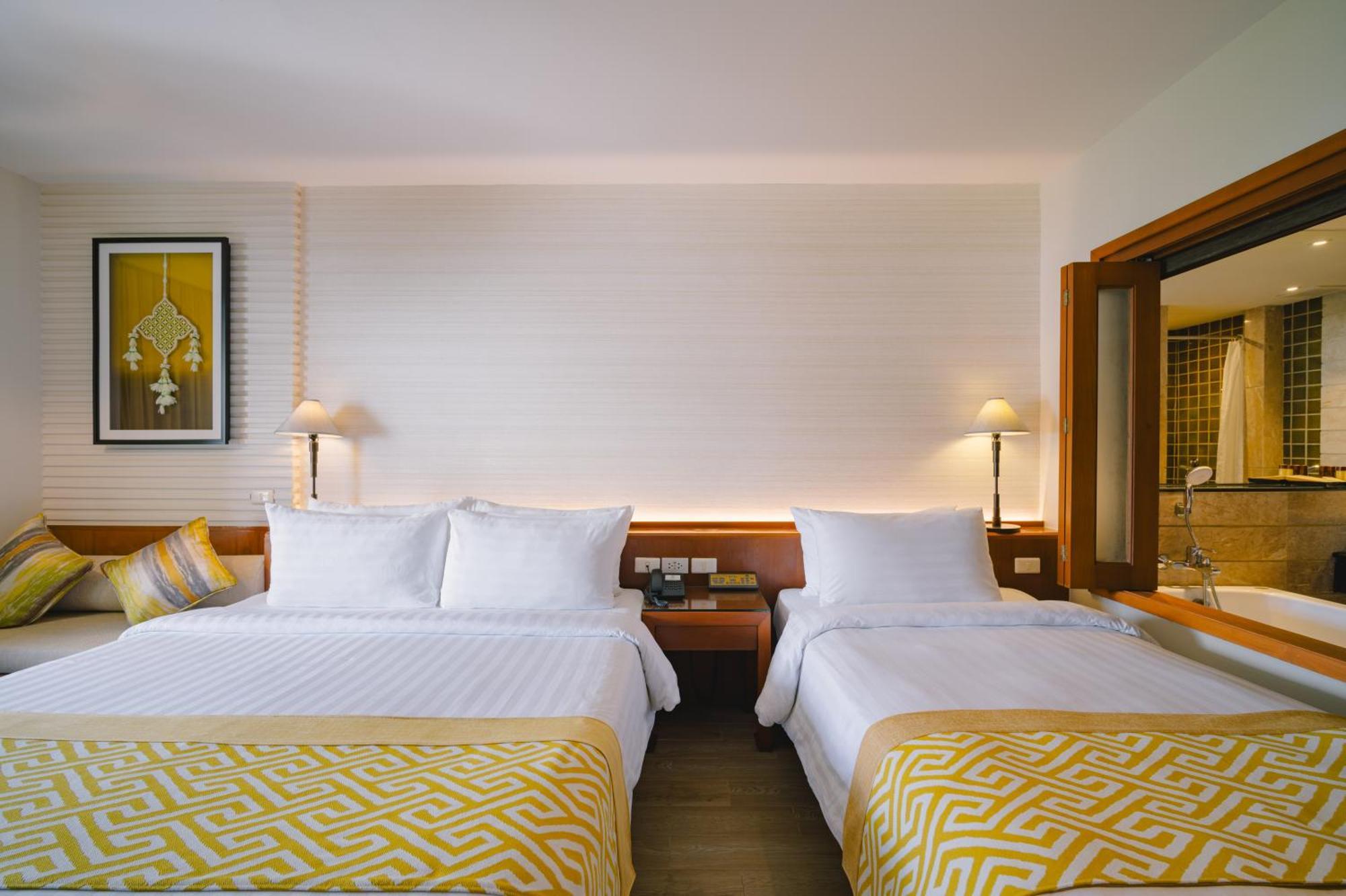 Hotel The Royal Paradise & - Sha Extra