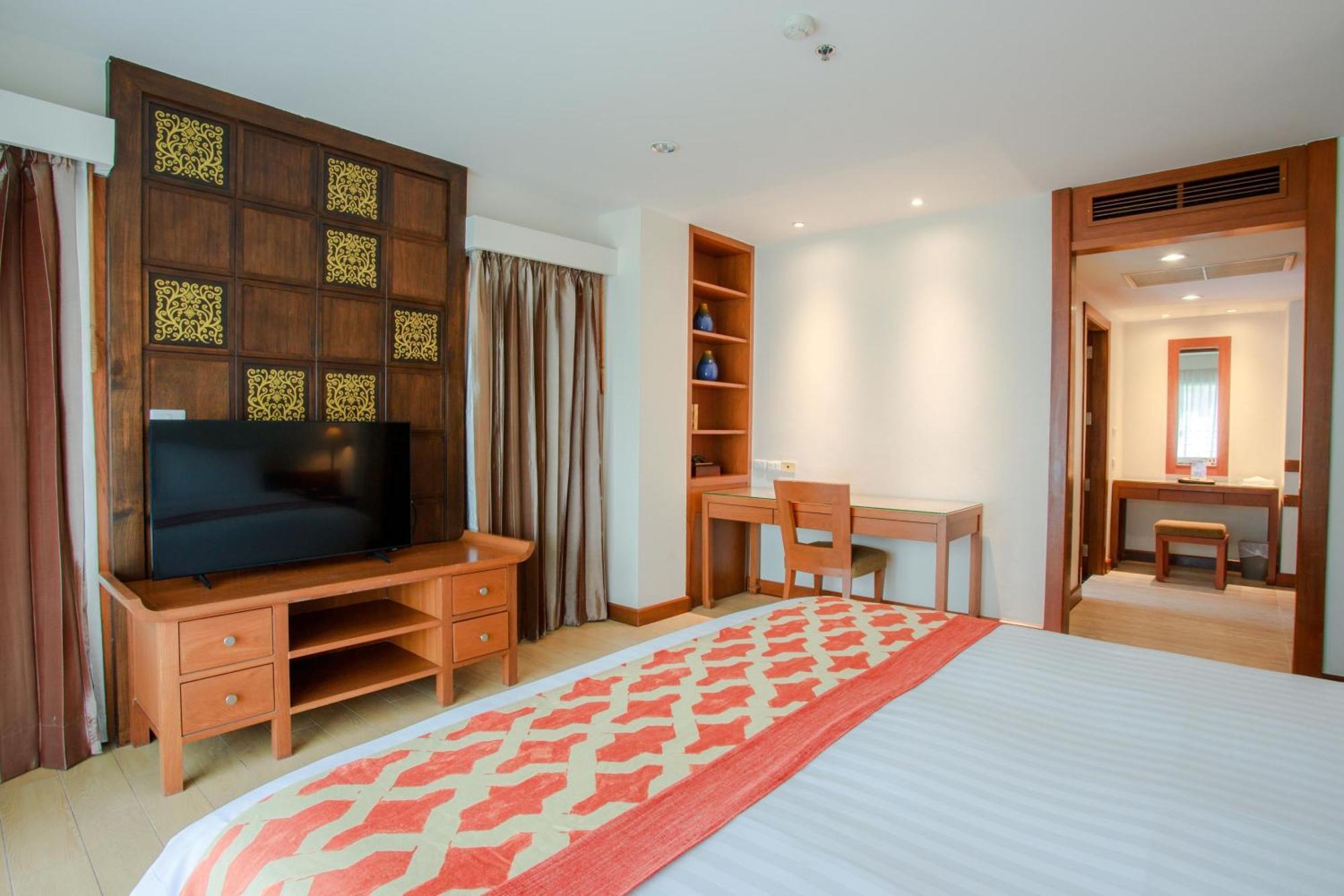 The Royal Paradise & - Sha Extra Hotel Patong