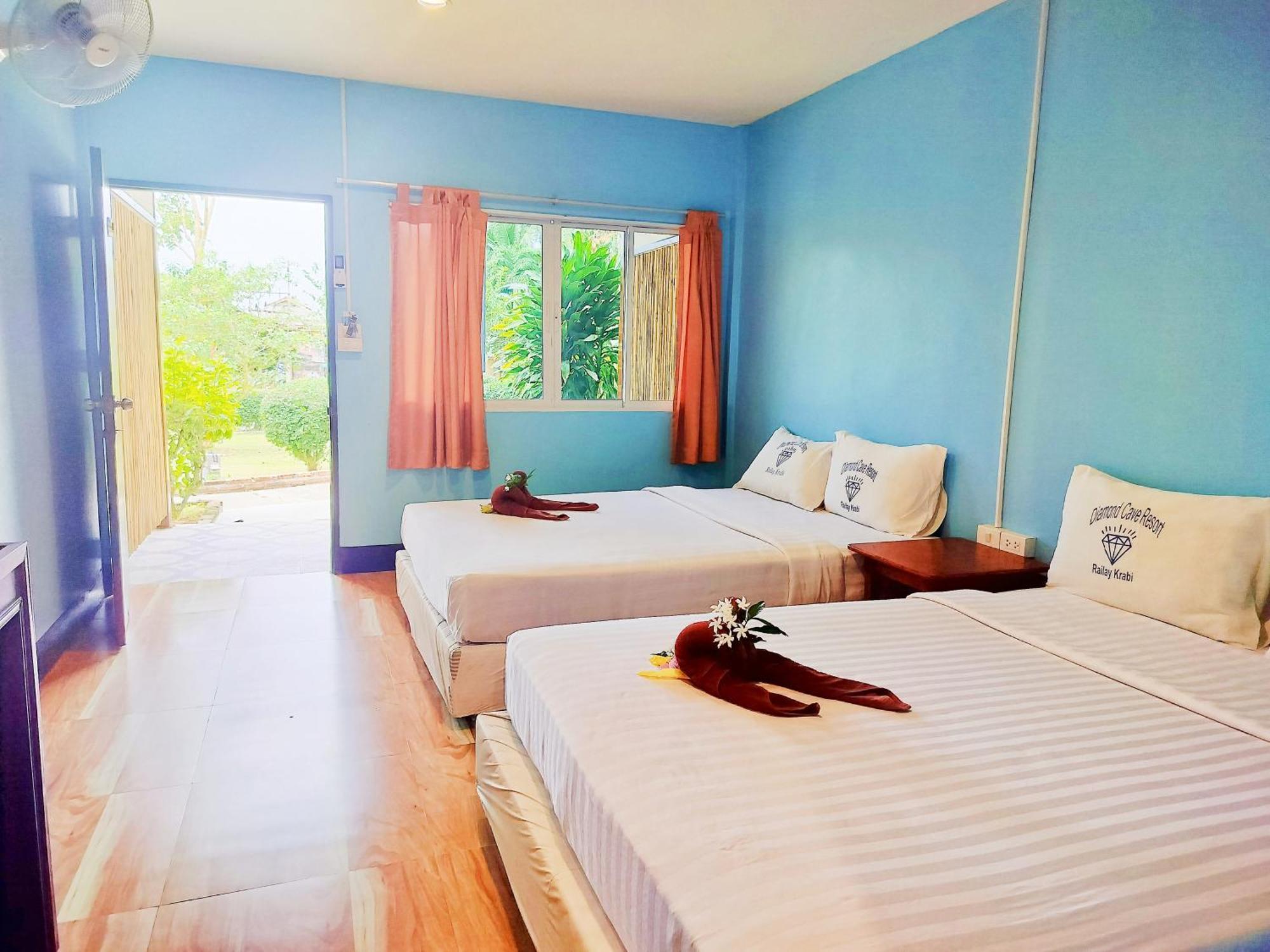 Diamond Cave Resort 3*