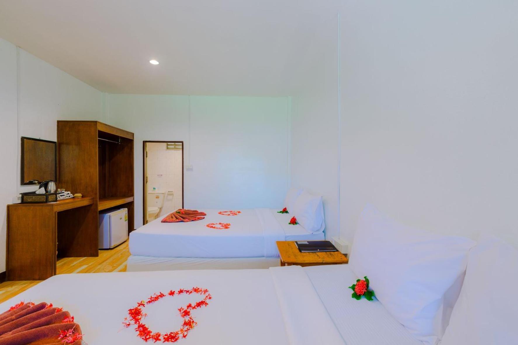 Diamond Cave Resort 3*