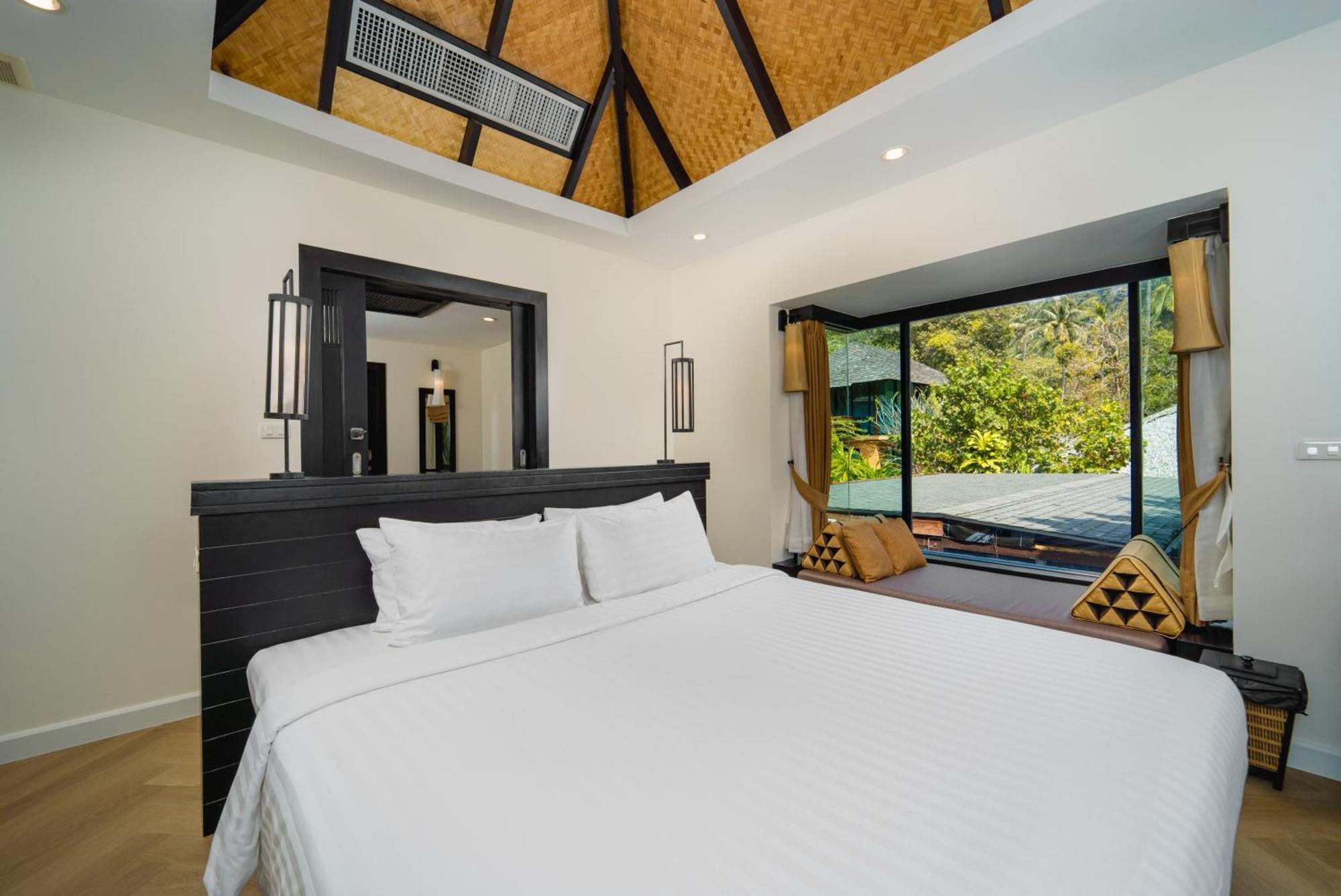 Bhu Nga Thani & 4* Railay Beach