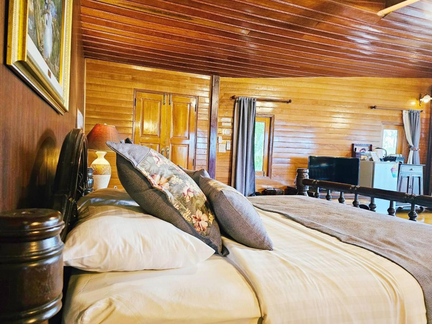 Kaengkrachan Boathouse Paradise Resort 3*