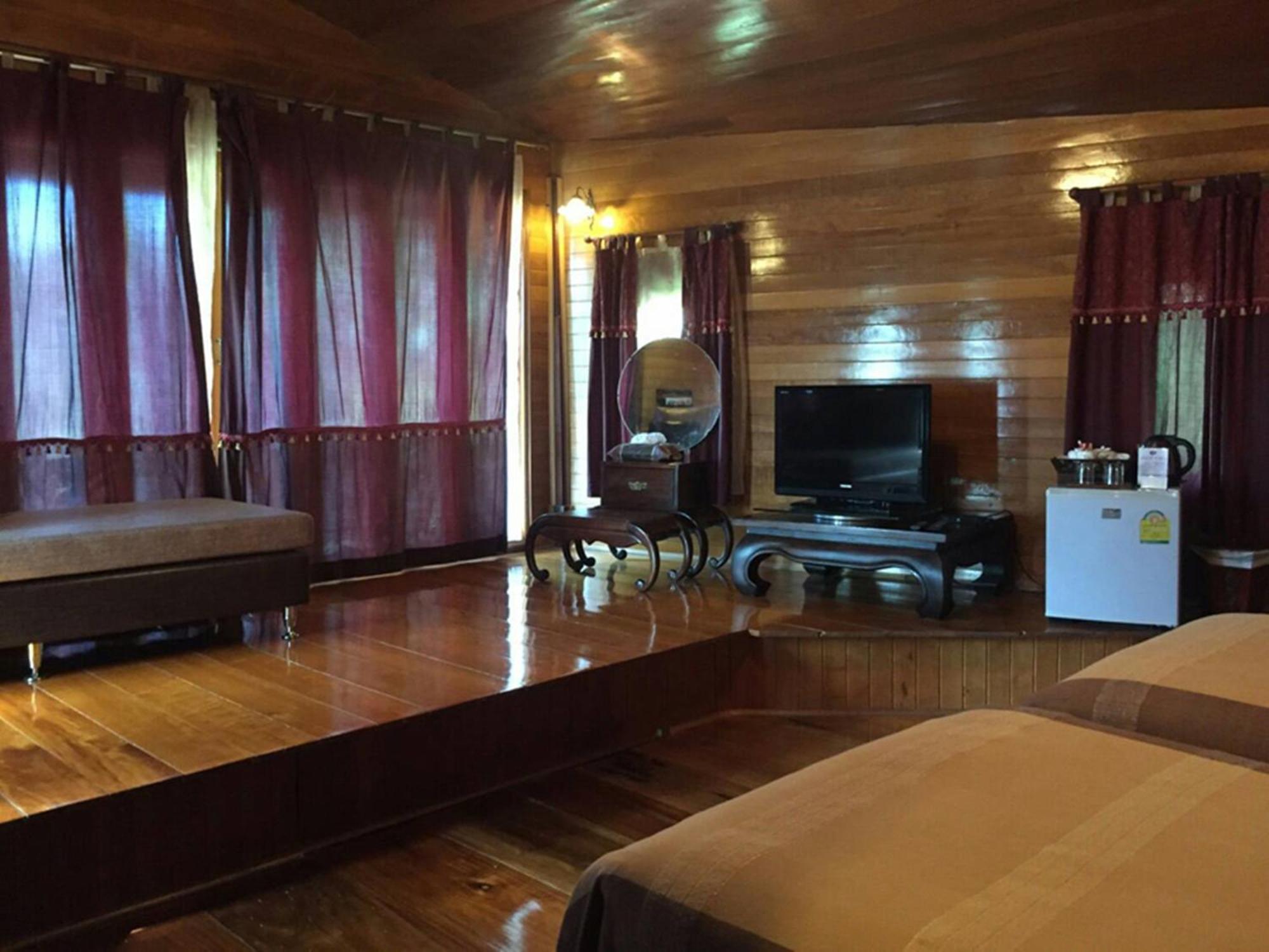 Kaengkrachan Boathouse Paradise Resort 3*