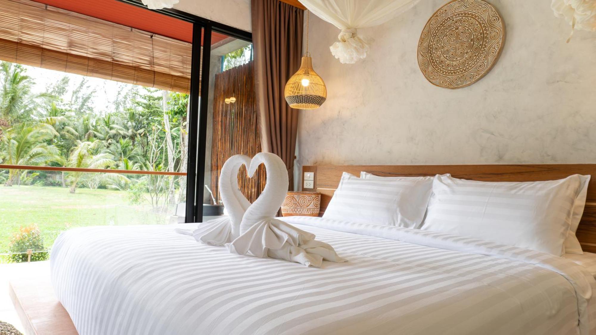 Long - Sha Extra Koh Lanta