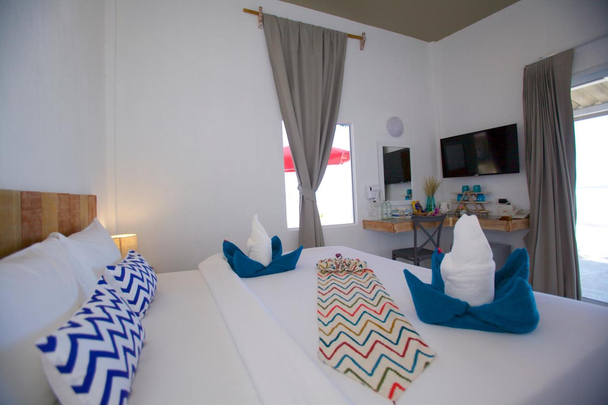 Lime N Soda Beachfront 3*