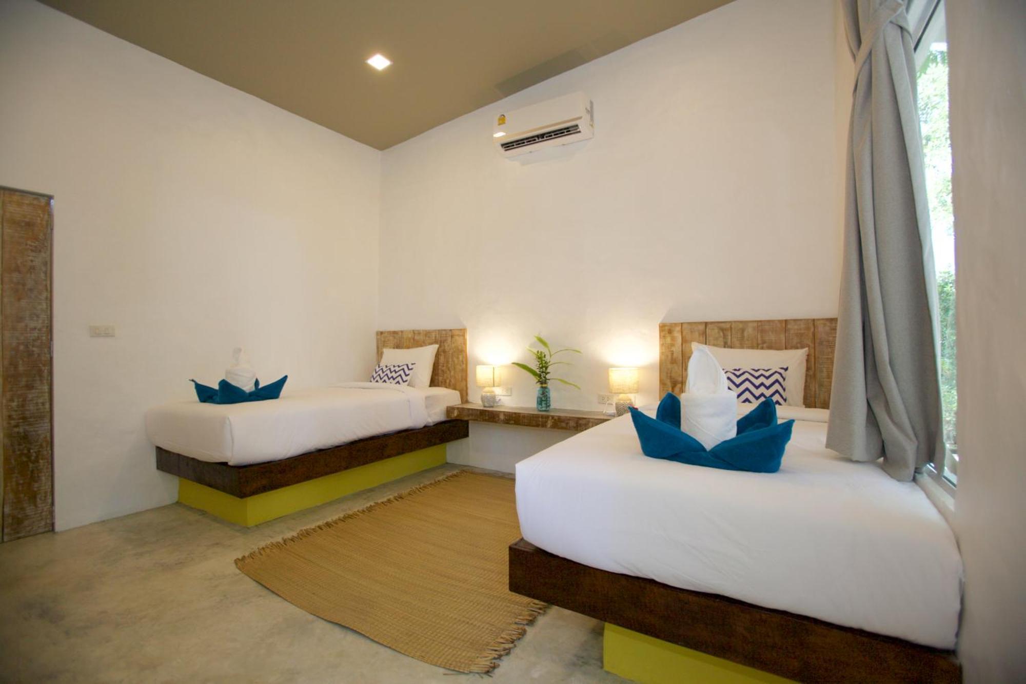 Resort Lime N Soda Beachfront