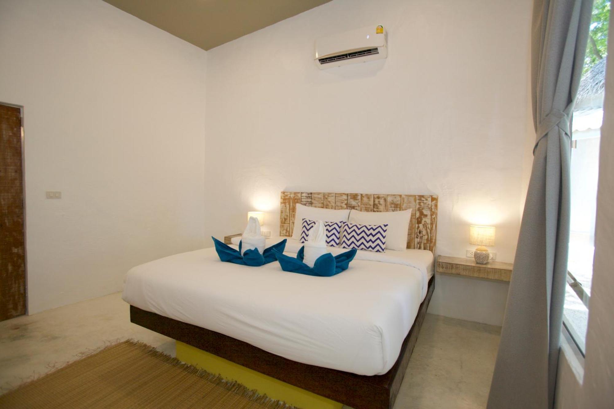 Lime N Soda Beachfront 3*