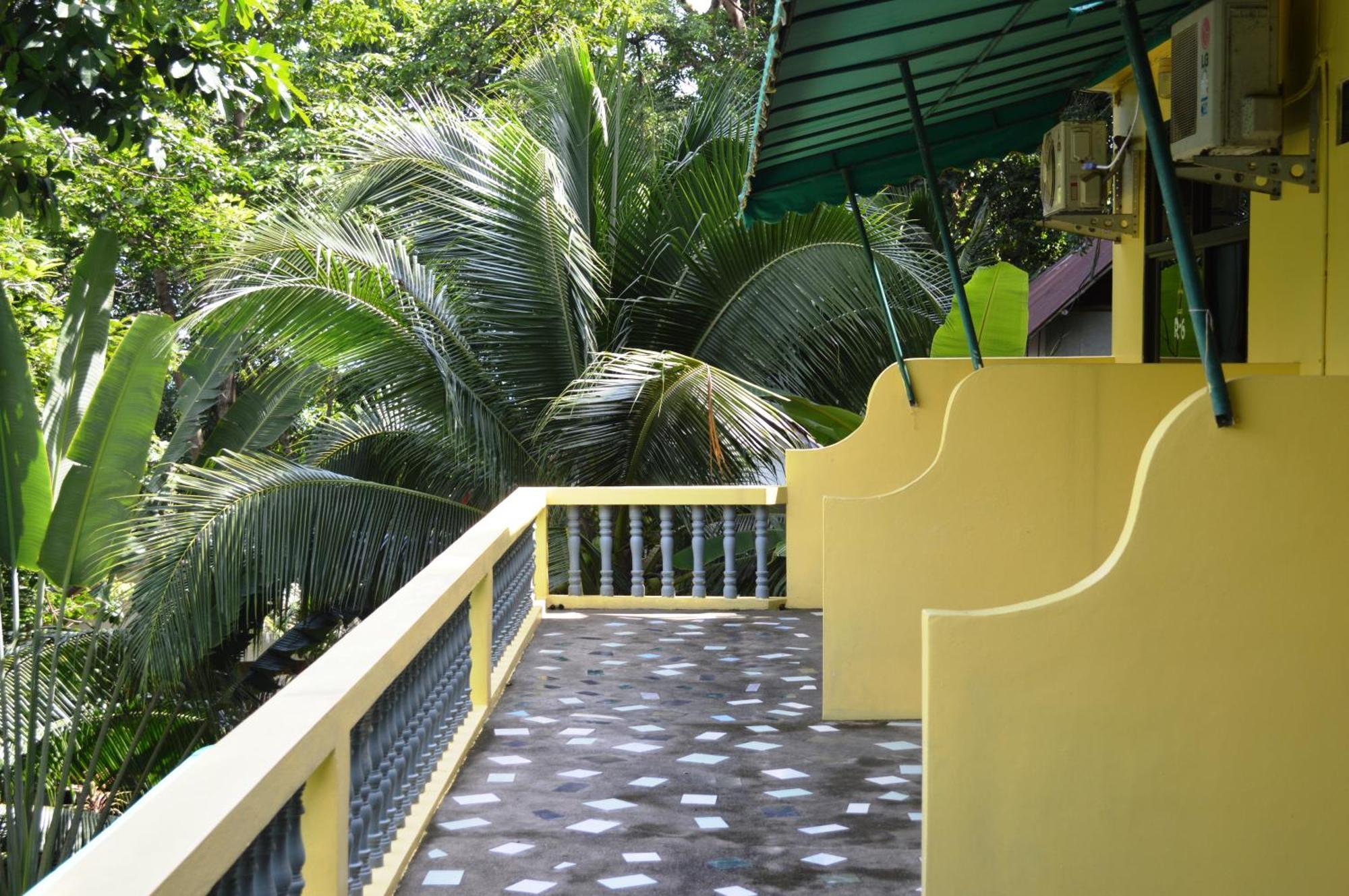 Island 2* Koh Chang
