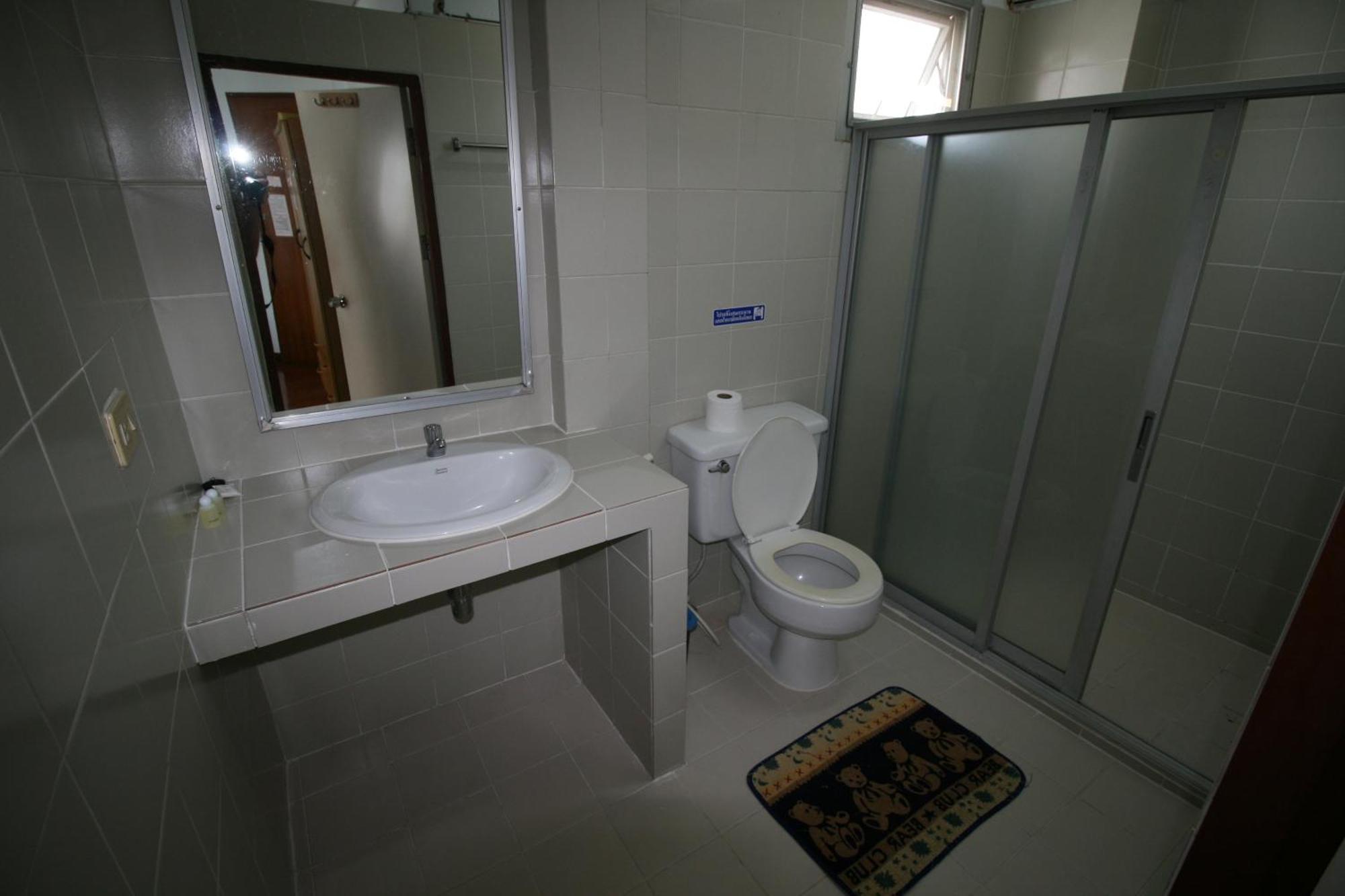 Beachfront Cha Am Guest house 3*