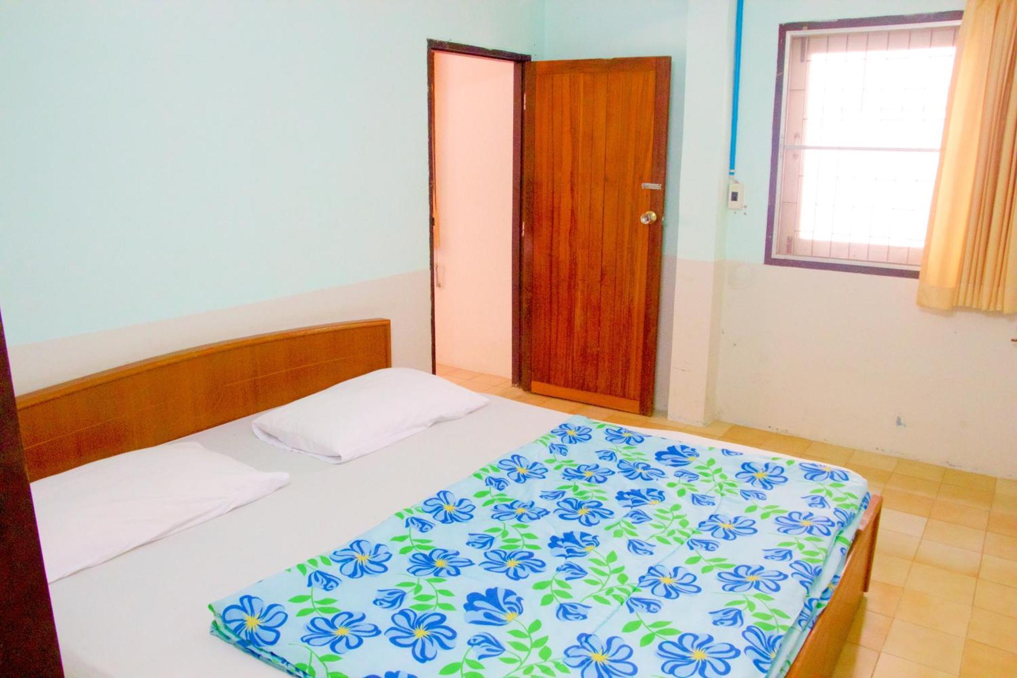 Hotel Sichang Shine Khao