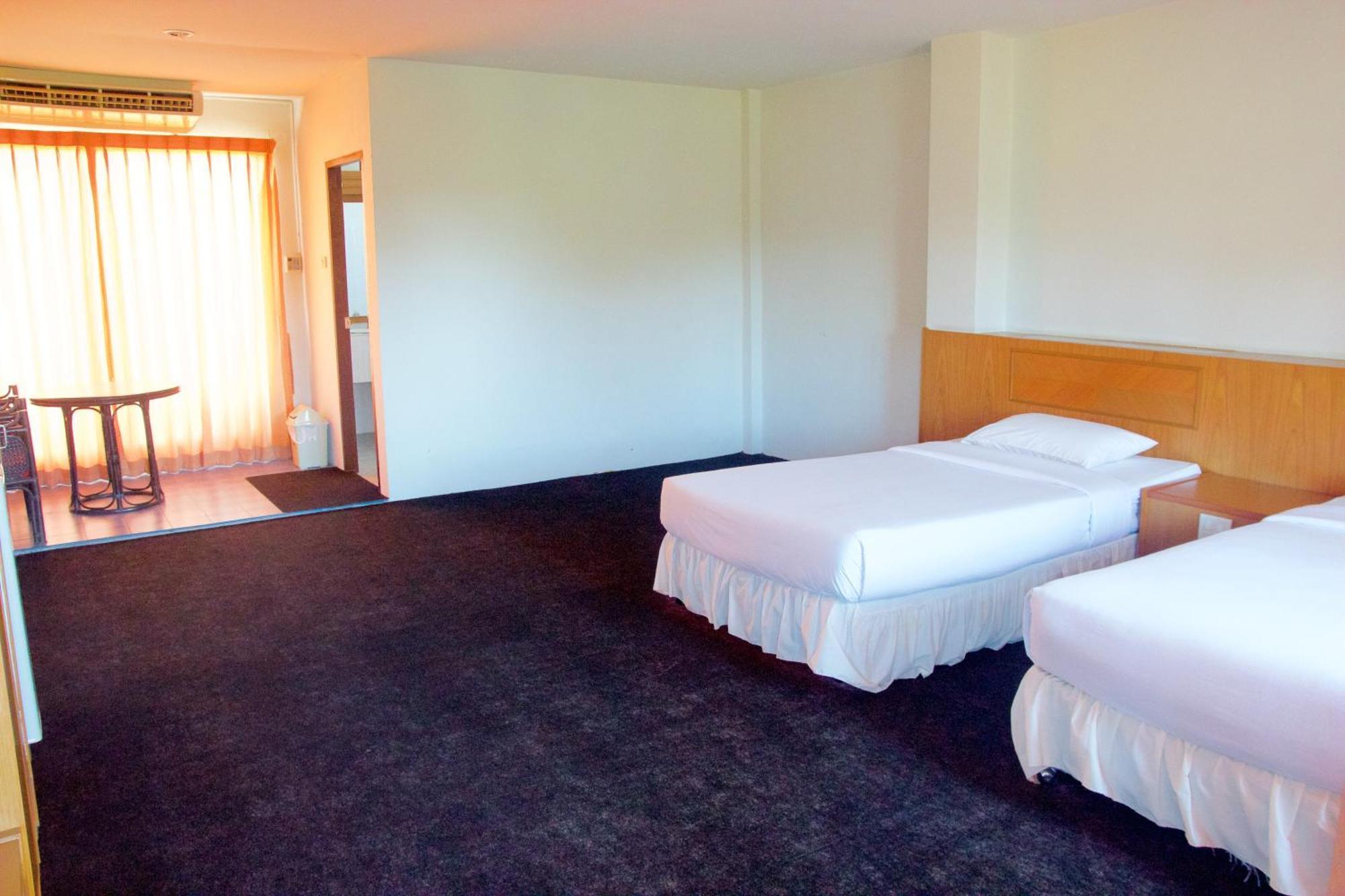 Hotel Sichang Shine Khao 2*