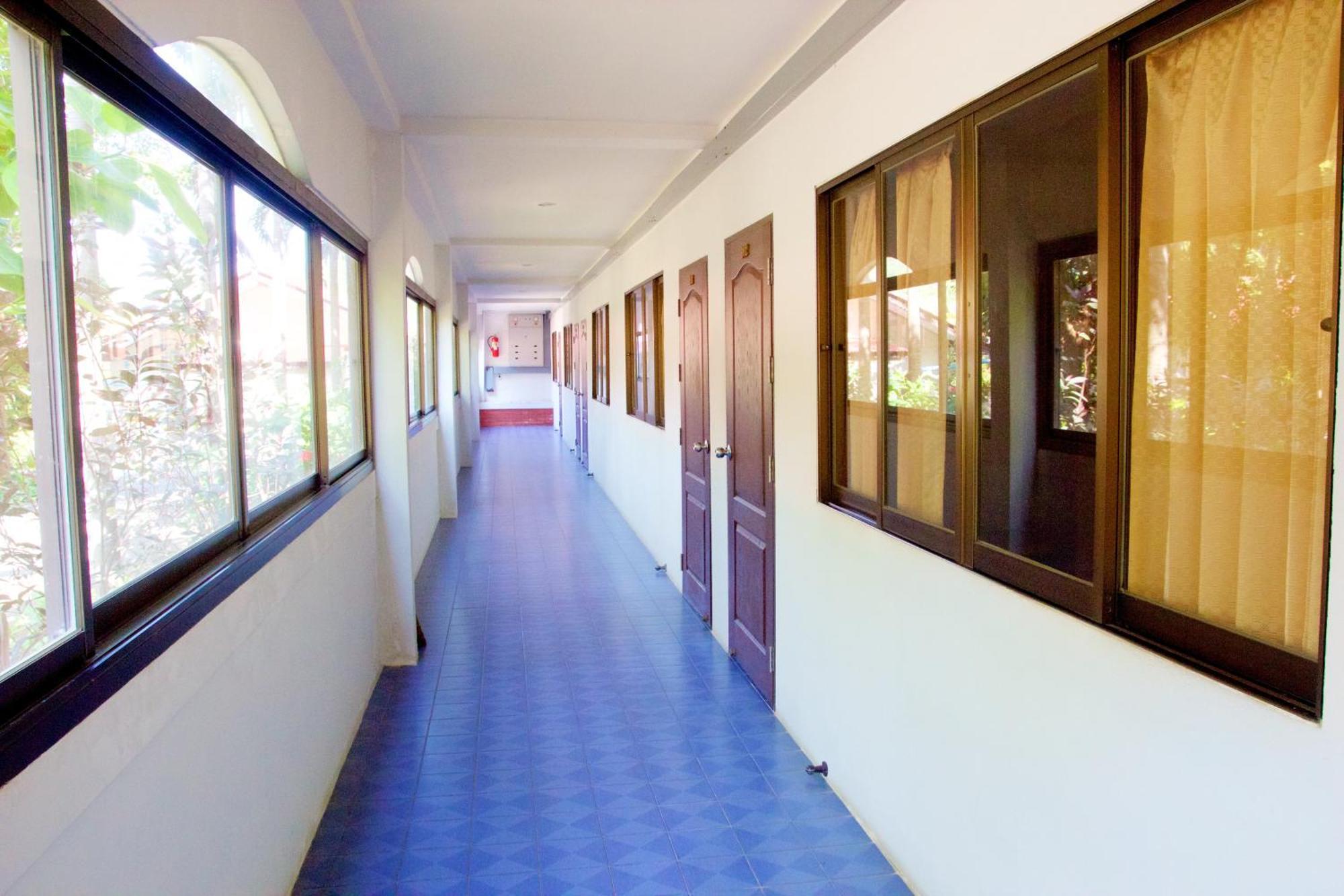 Sichang Shine Khao Hotel