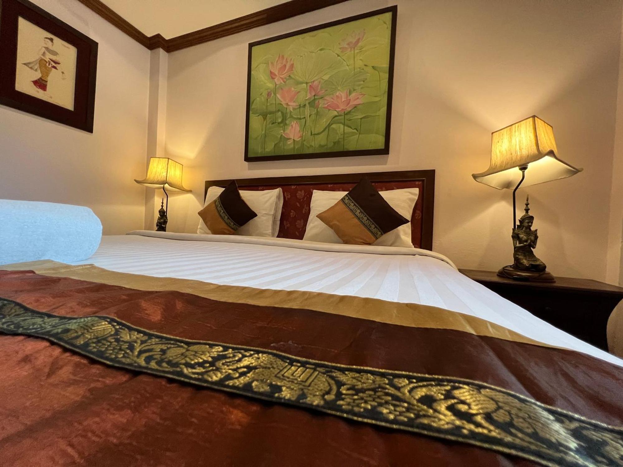 Pha Thai House Hotel 2*
