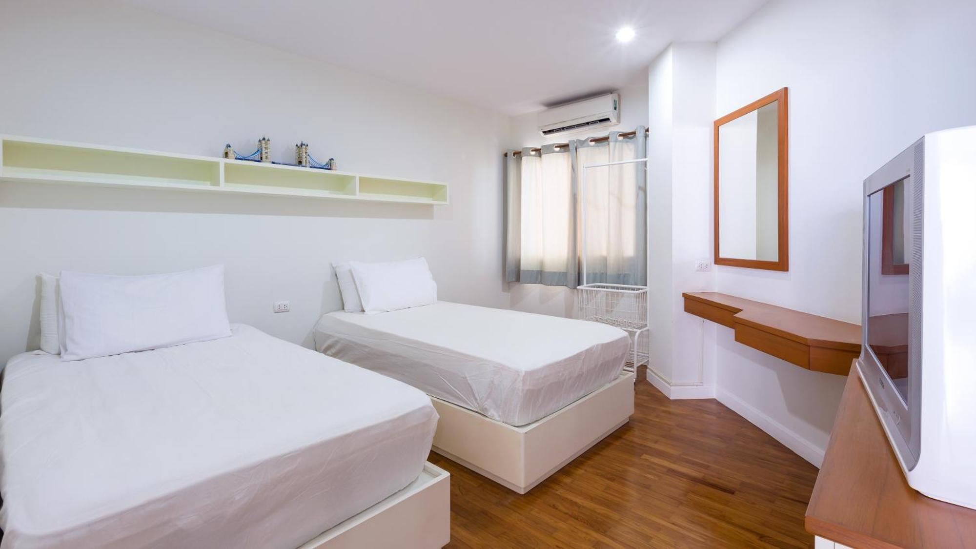 Baan Poolom Beachfront