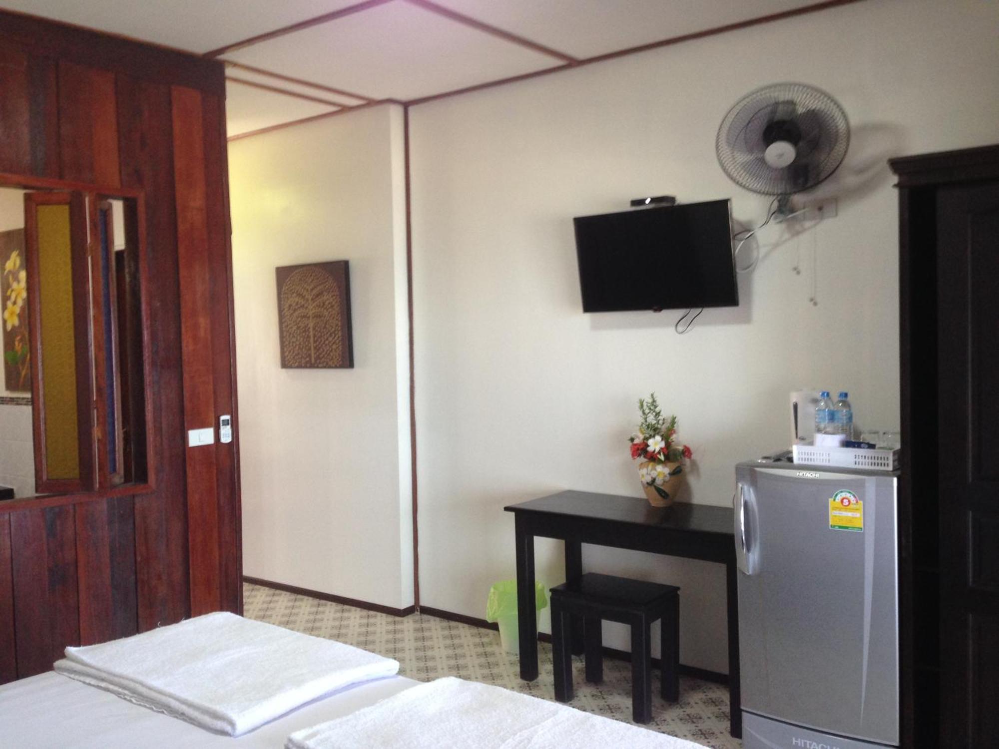 Sea Breeze House, Naiplao 2*