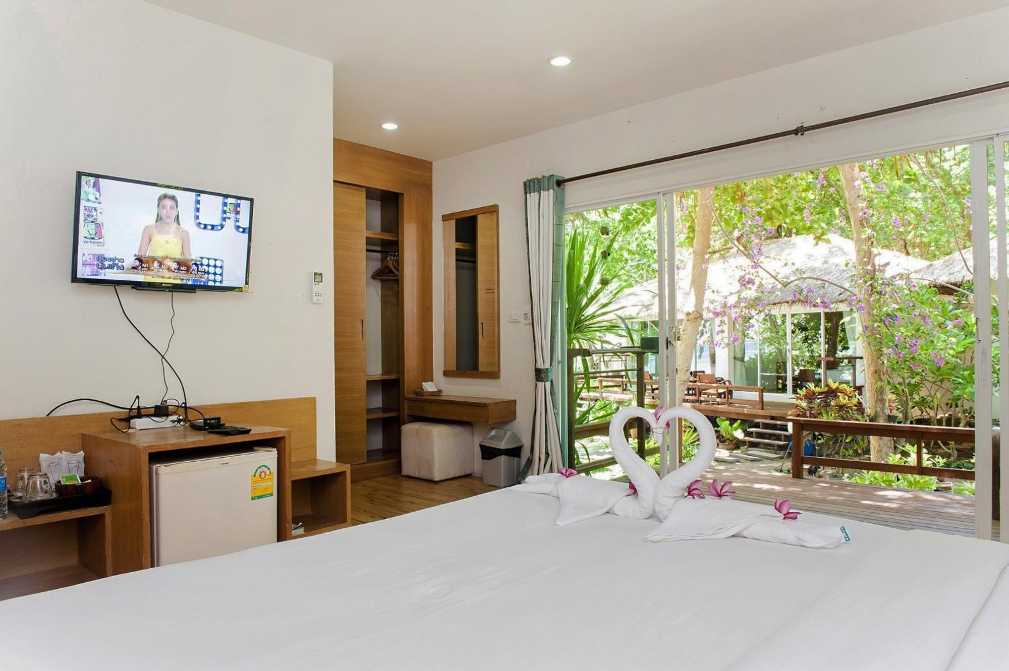 Resort Larissa Samed