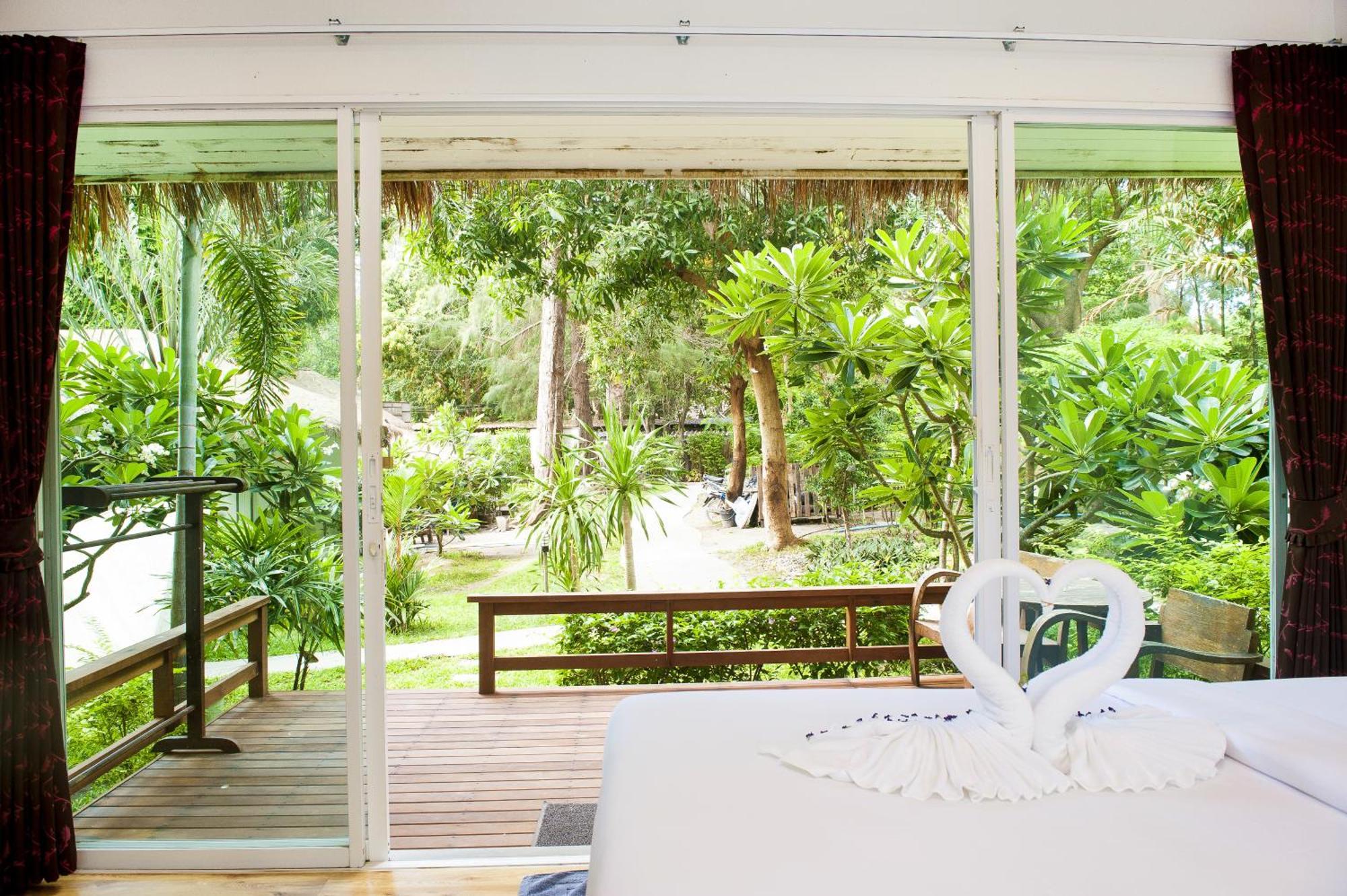 Resort Larissa Samed 3*