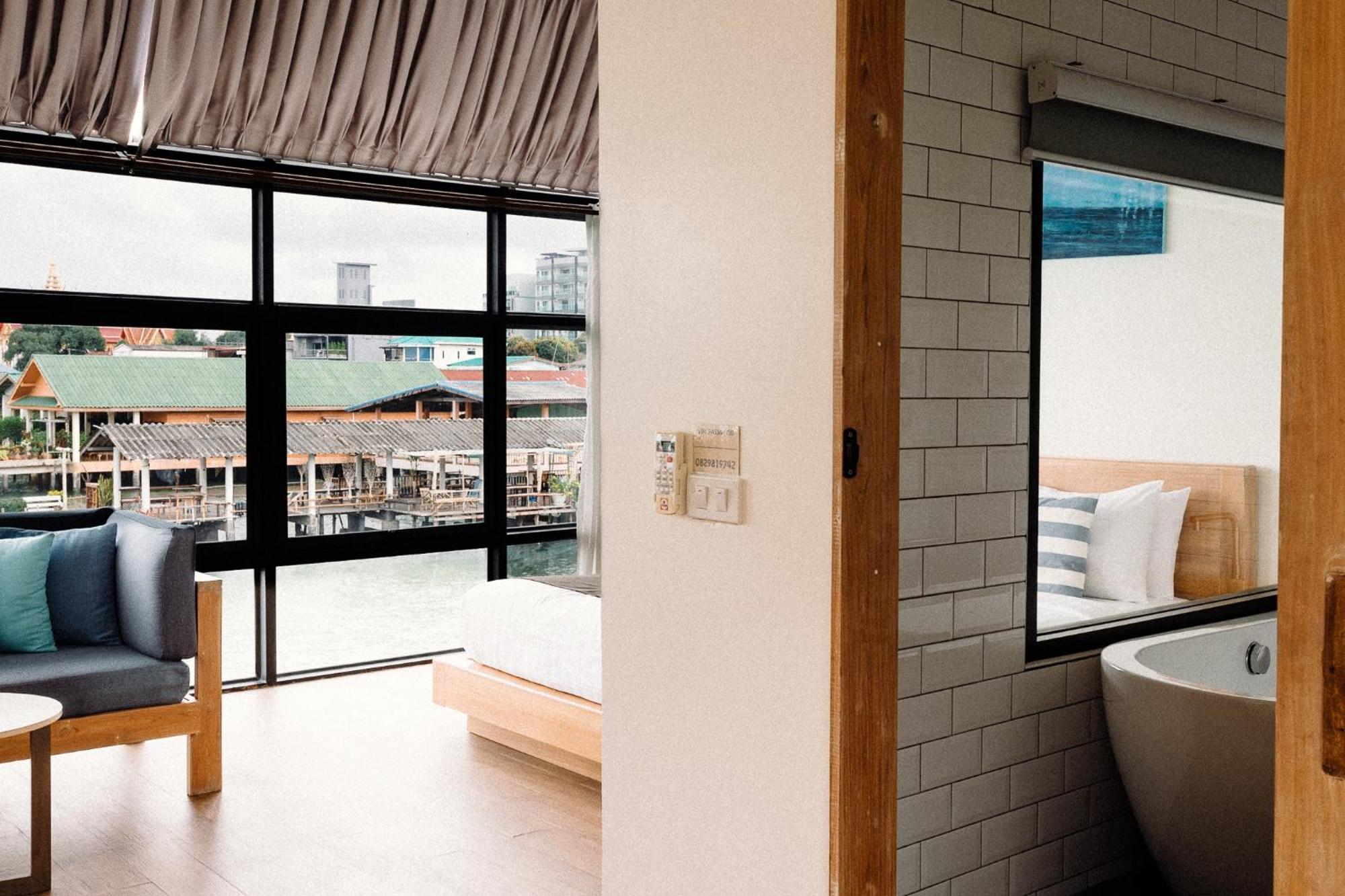 Baan Tah On The Sea Guest house Bang Sare