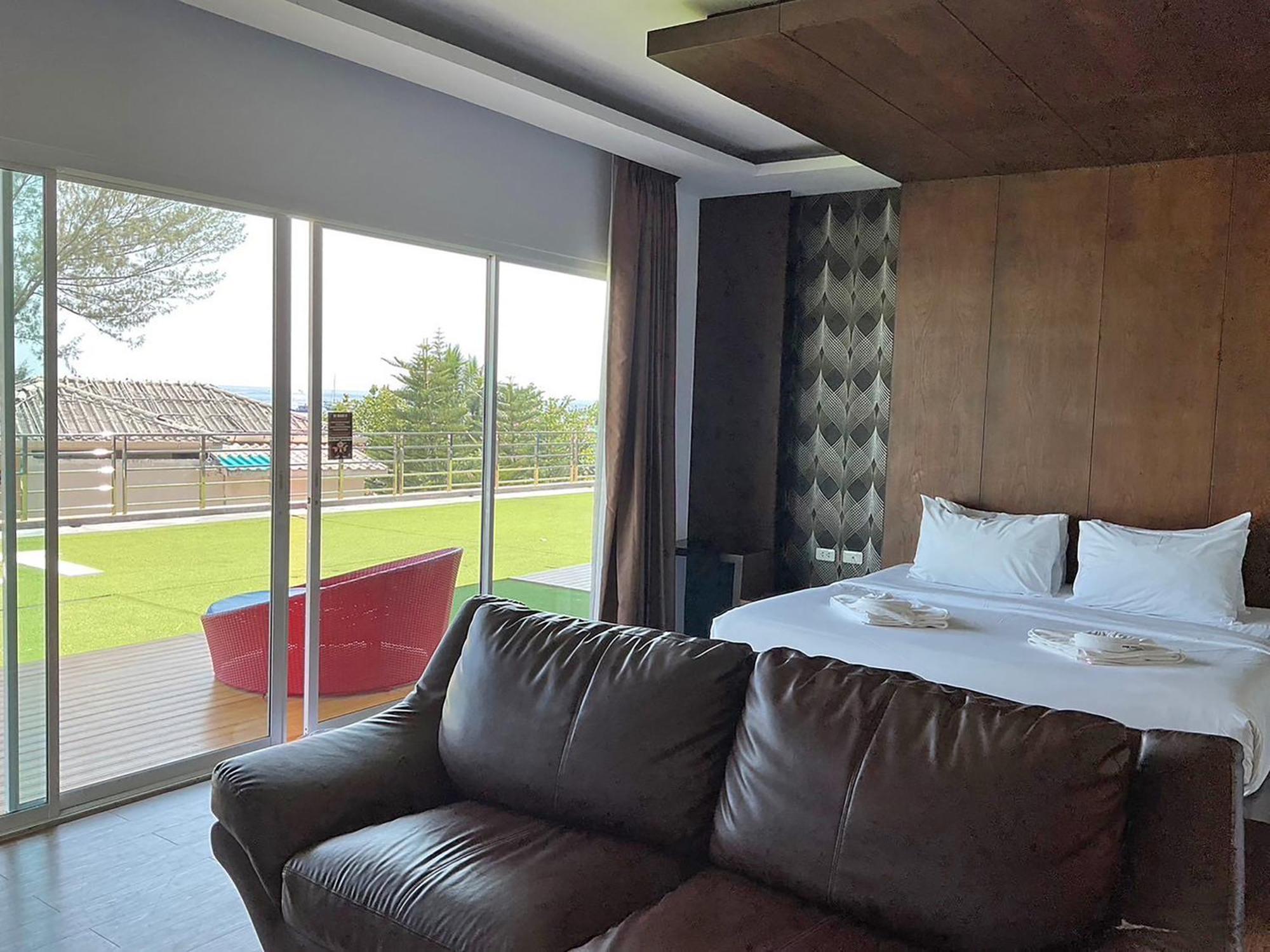 Cliff Hotel