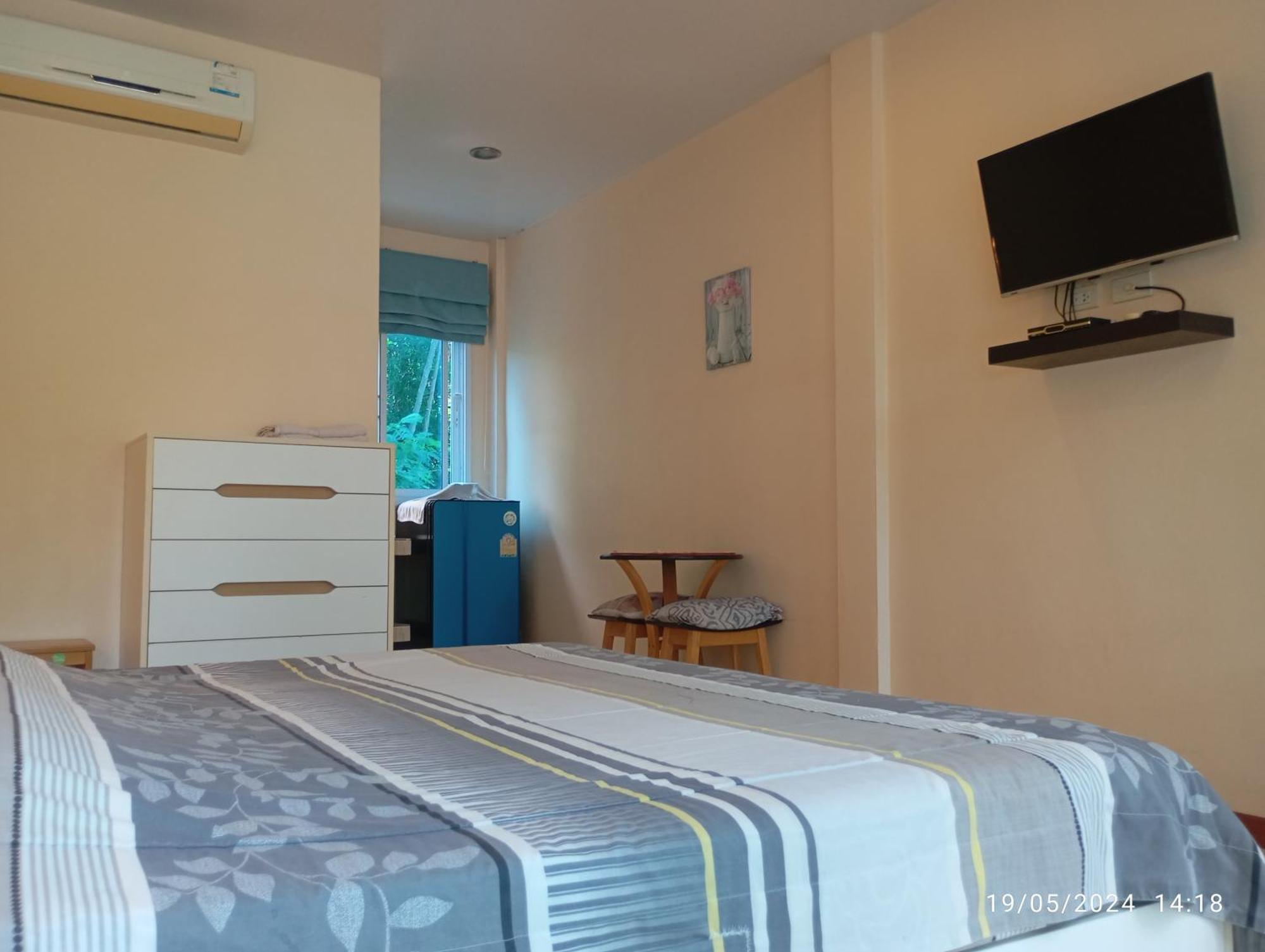 Guest house Belinda Ko Si Chang