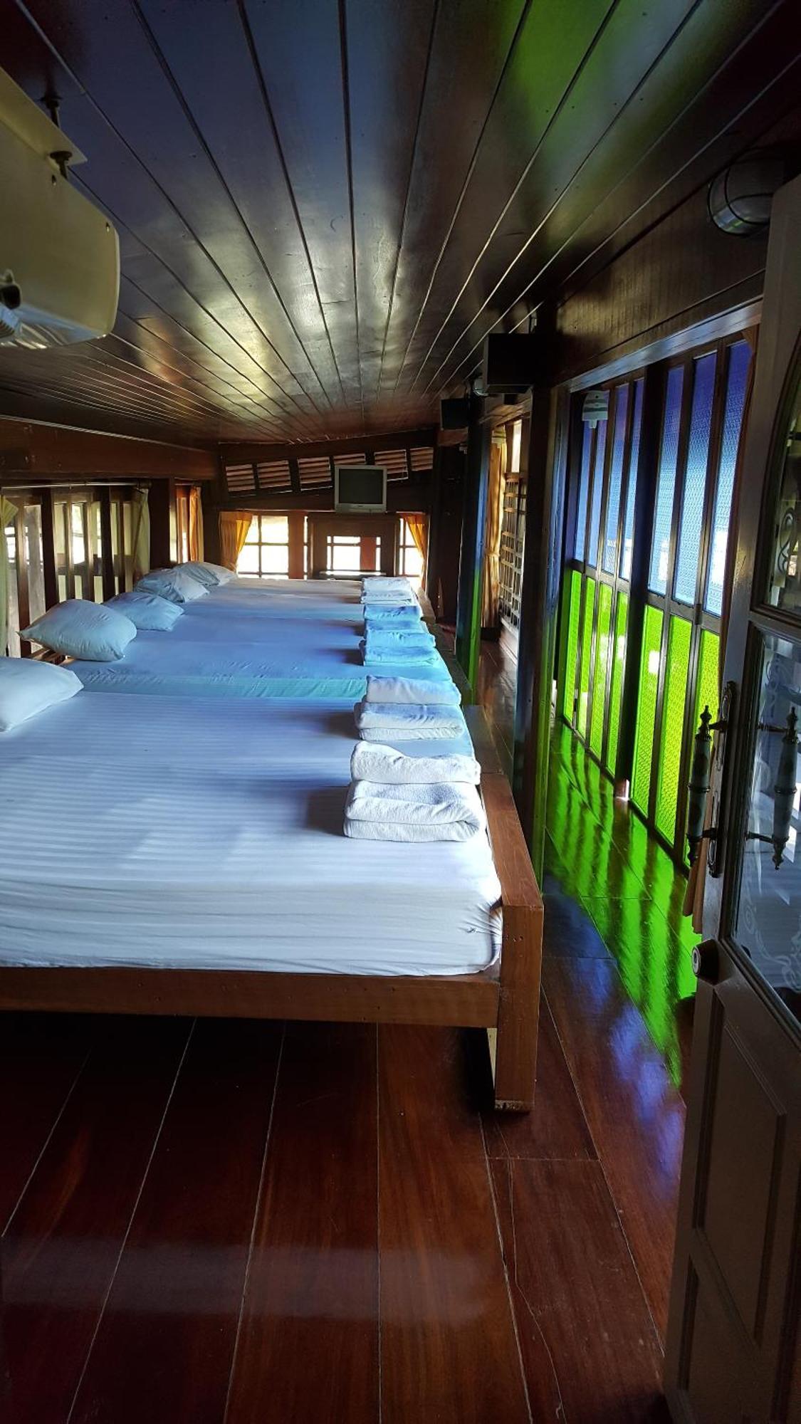 Ruean Mai Chai Khlong Resort