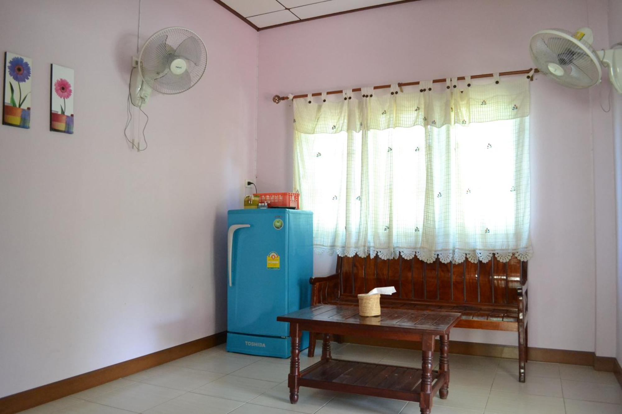Benjaporn Ko Si Chang